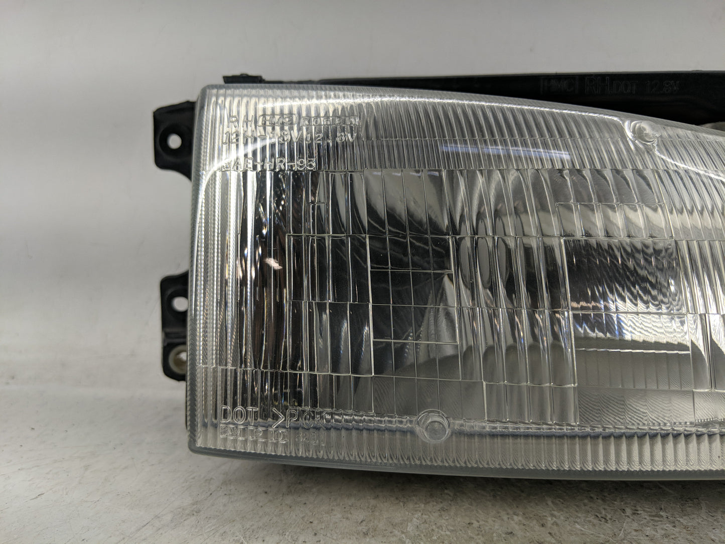 1997 Hyundai Accent Passenger Right Oem Front Light Lamp - Oemusedautoparts1.com
