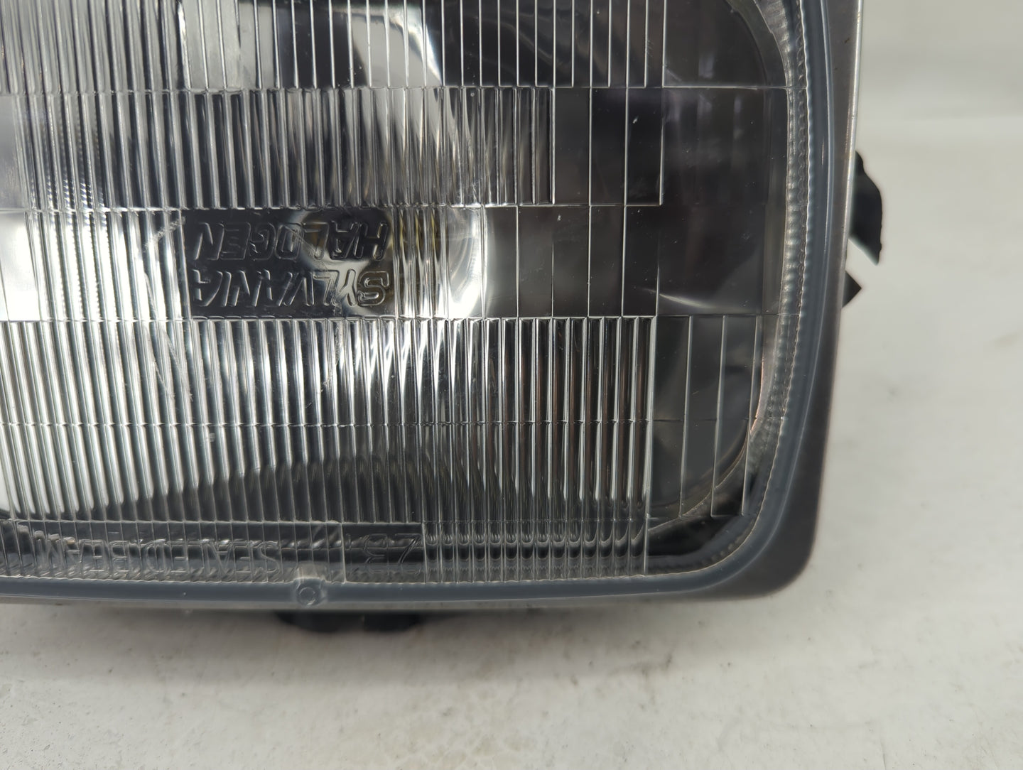 1997-2001 Jeep Cherokee Passenger Right Oem Head Light Headlight Lamp - Oemusedautoparts1.com