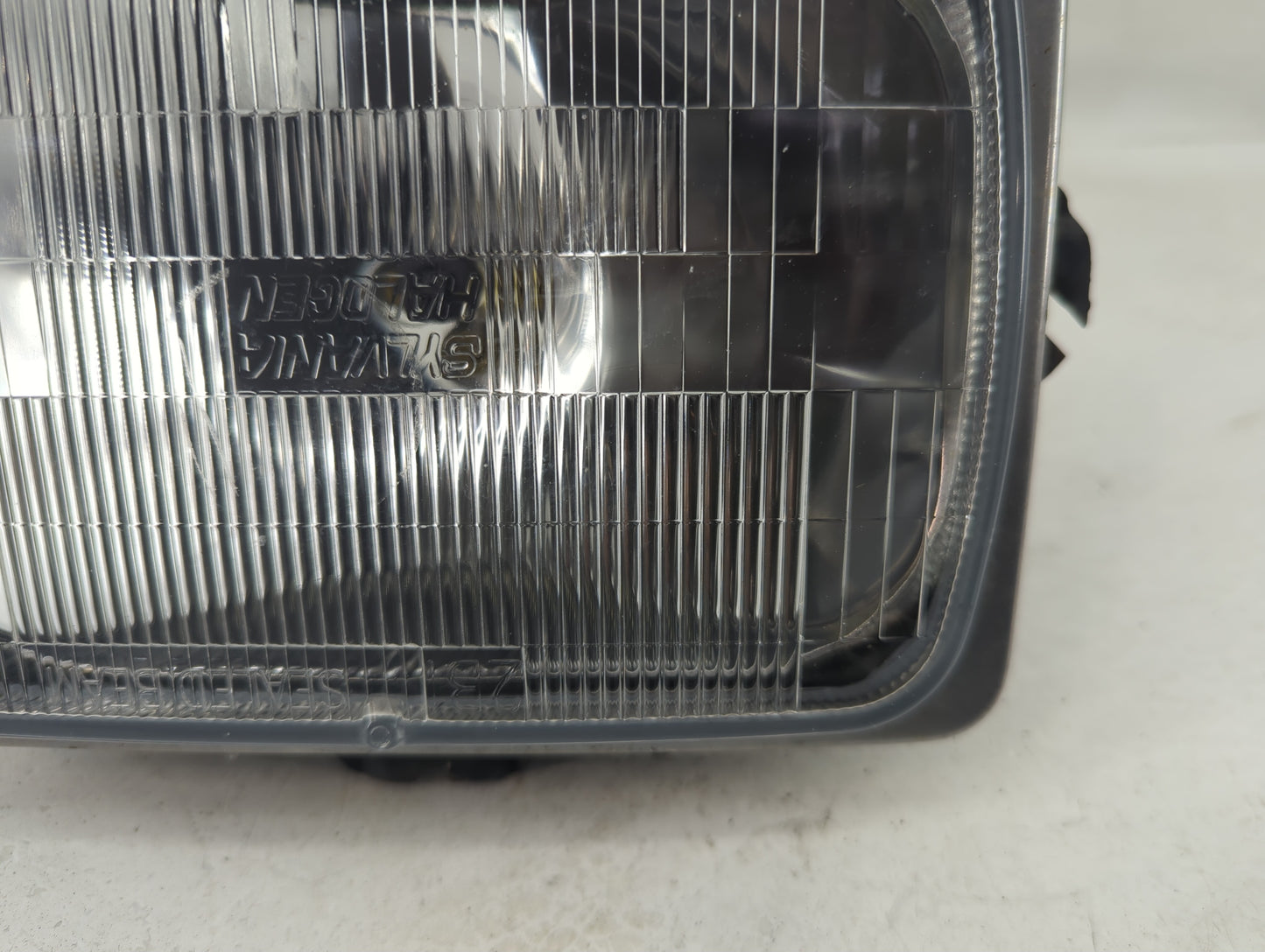1997-2001 Jeep Cherokee Passenger Right Oem Head Light Headlight Lamp - Oemusedautoparts1.com