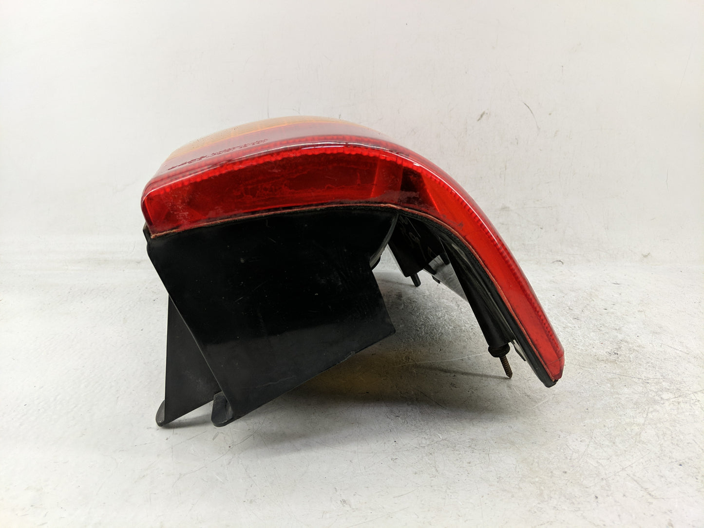 1993-1998 Jeep Grand Cherokee Tail Light Assembly Passenger Right OEM Fits Fits 1993 1994 1995 1996 1997 1998 OEM Used Auto 