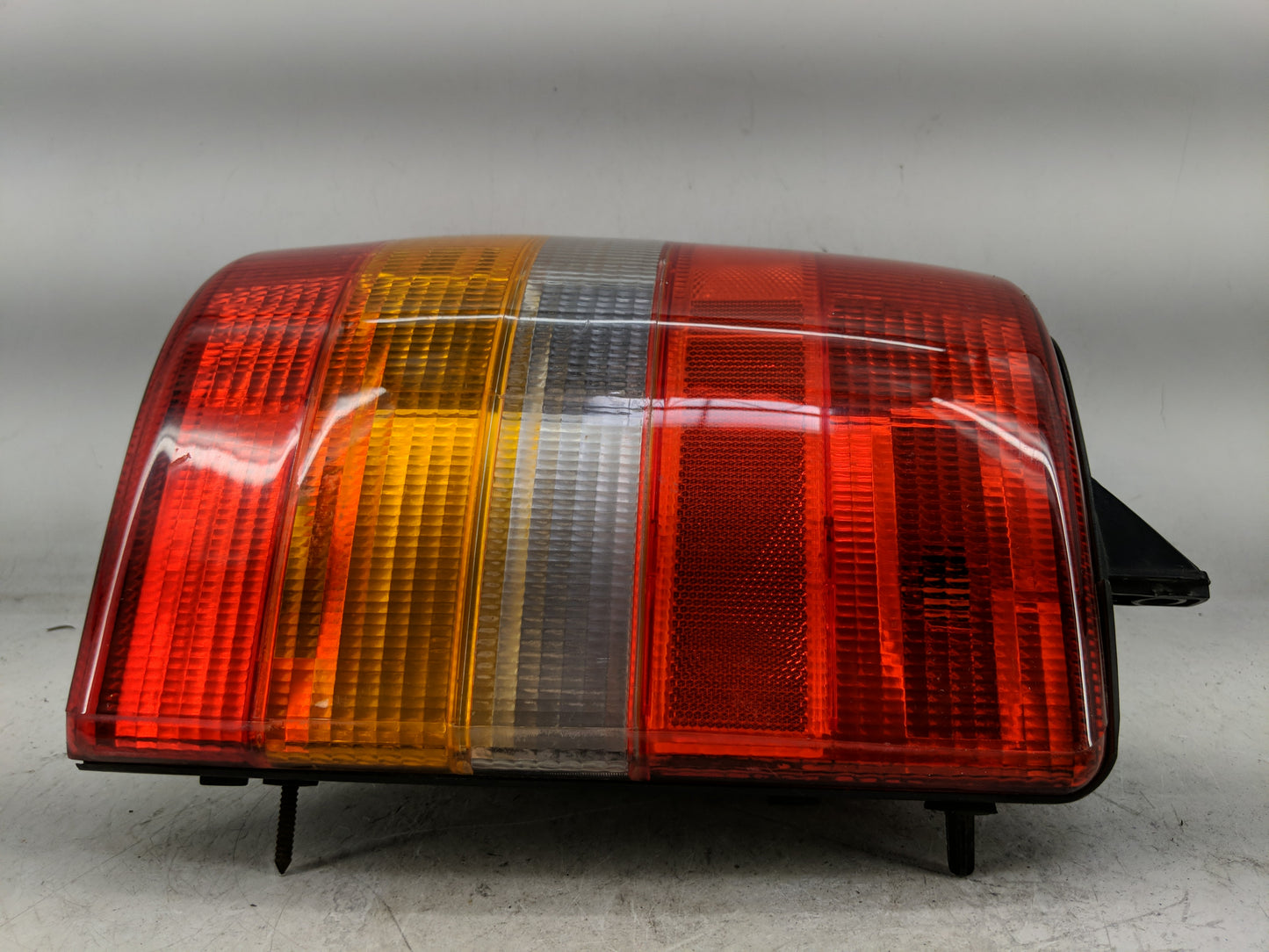 1993-1998 Jeep Grand Cherokee Tail Light Assembly Passenger Right OEM Fits Fits 1993 1994 1995 1996 1997 1998 OEM Used Auto 