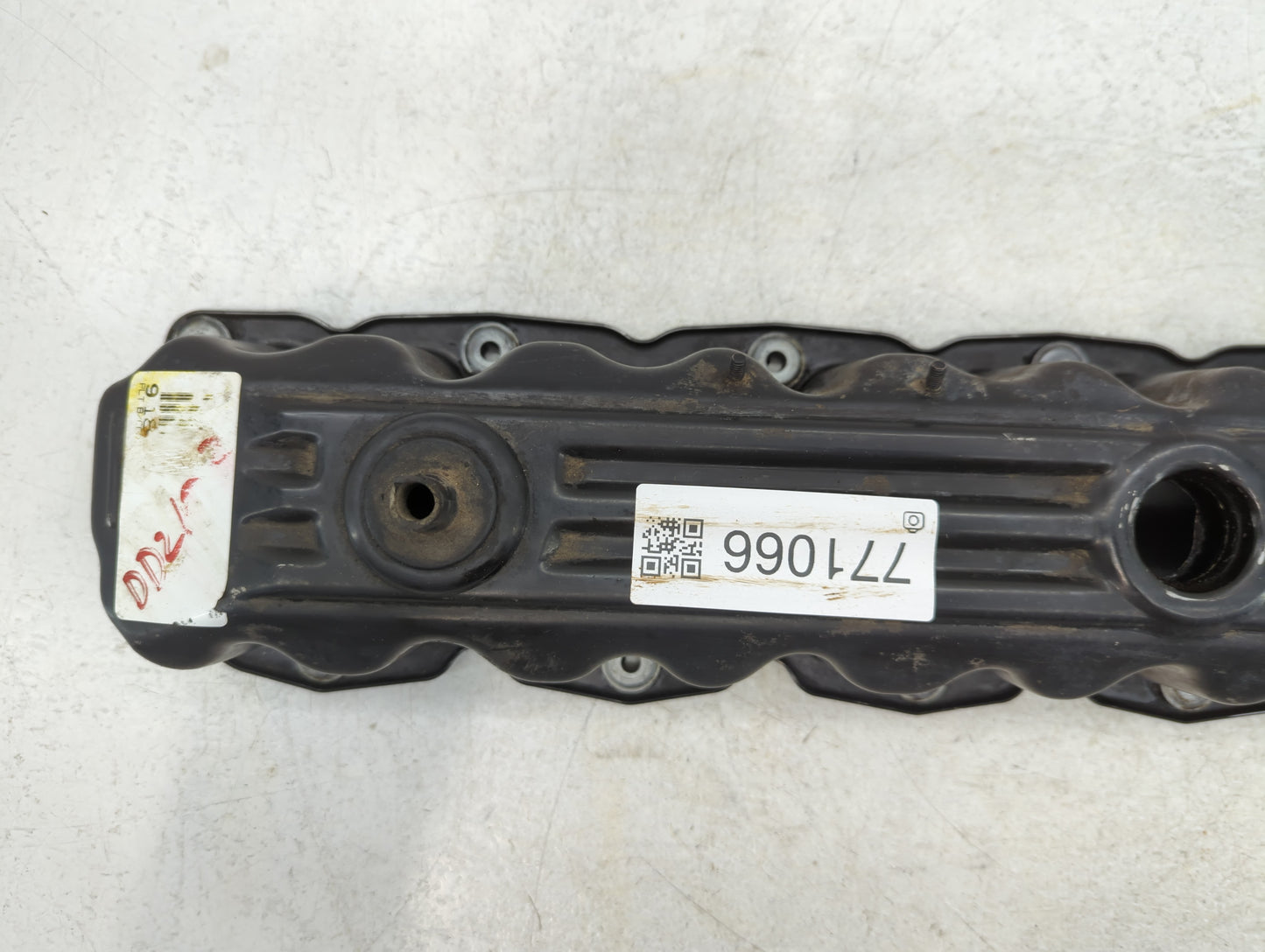 1997 Jeep Grand Cherokee Driver Left Cylinder Head Valve Cover Fits OEM Used Auto Parts - Oemusedautoparts1.com
