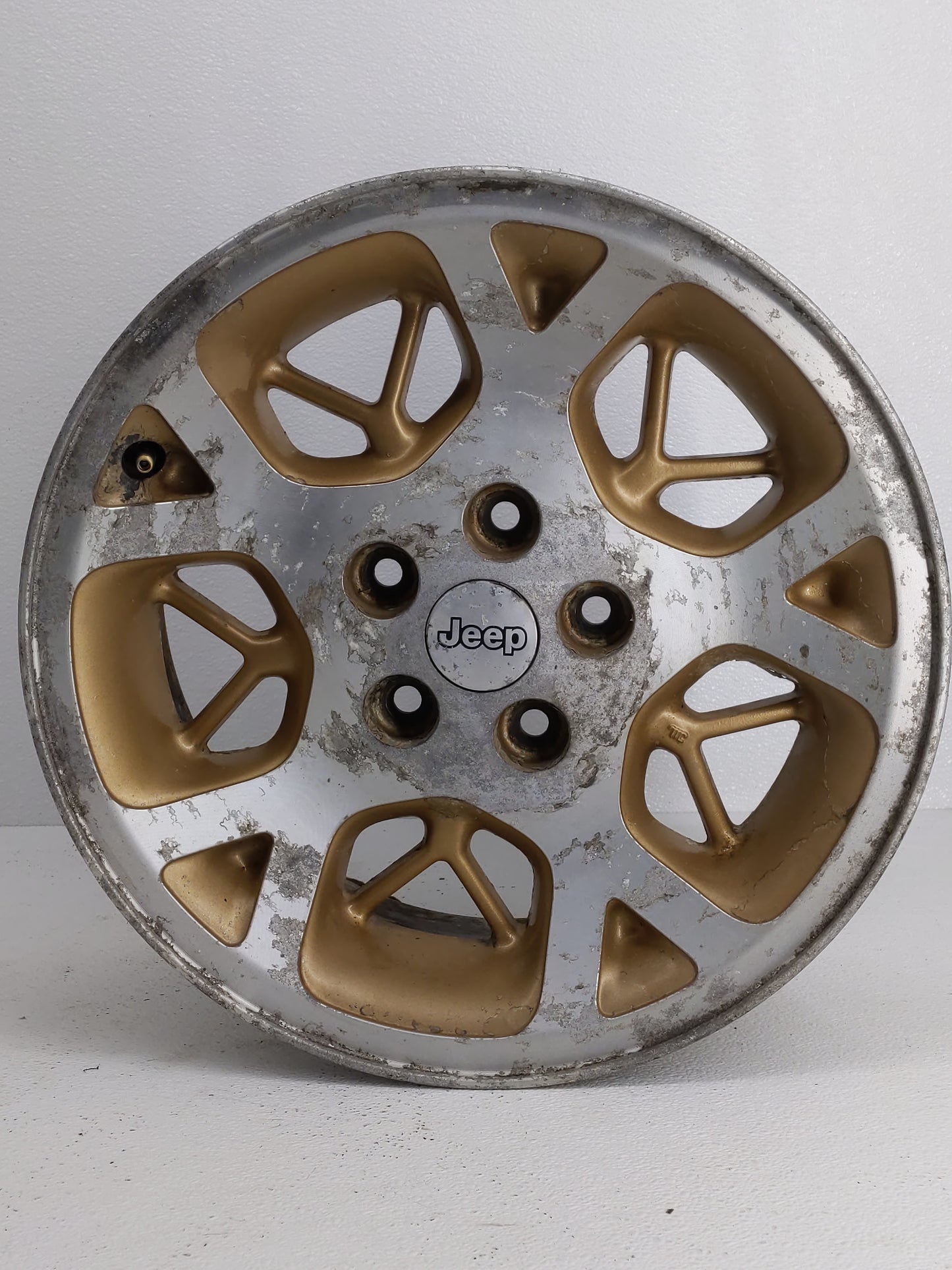 1996-1998 Jeep Grand Cherokee Oem Wheel Rim - Oemusedautoparts1.com