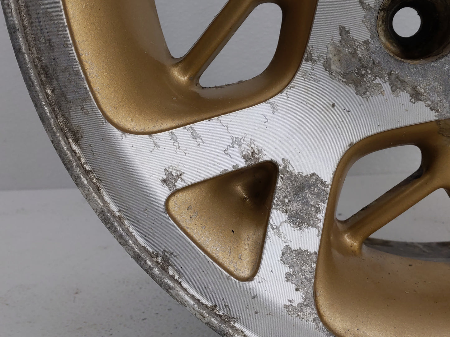 1996-1998 Jeep Grand Cherokee Oem Wheel Rim - Oemusedautoparts1.com