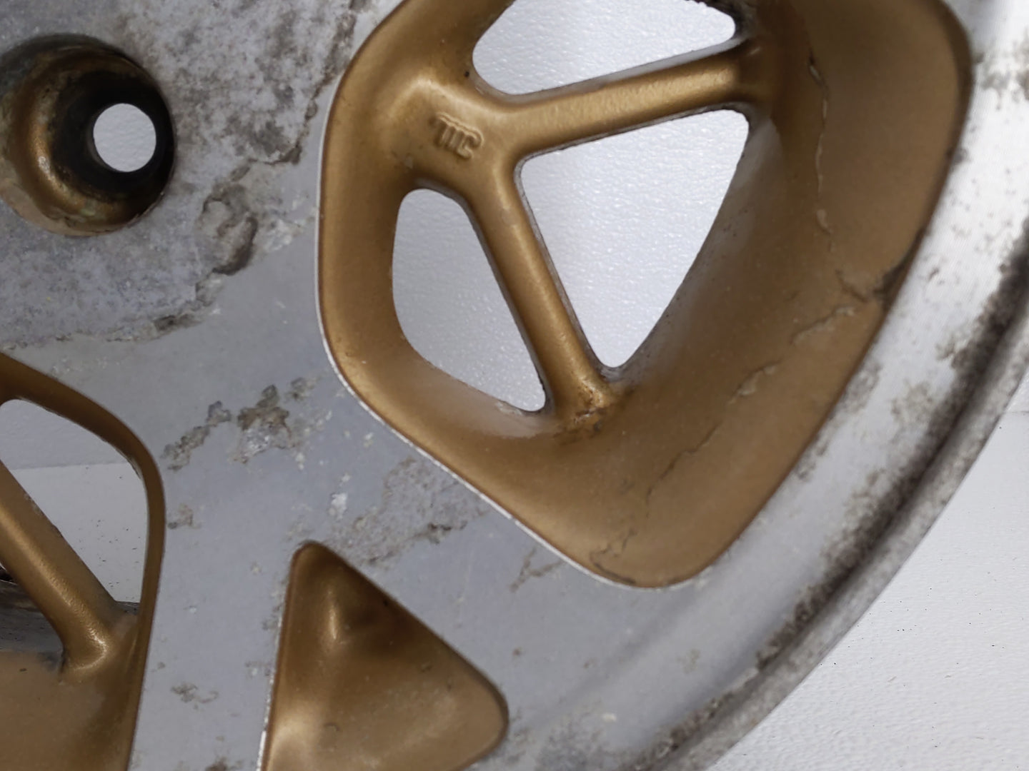 1996-1998 Jeep Grand Cherokee Oem Wheel Rim - Oemusedautoparts1.com