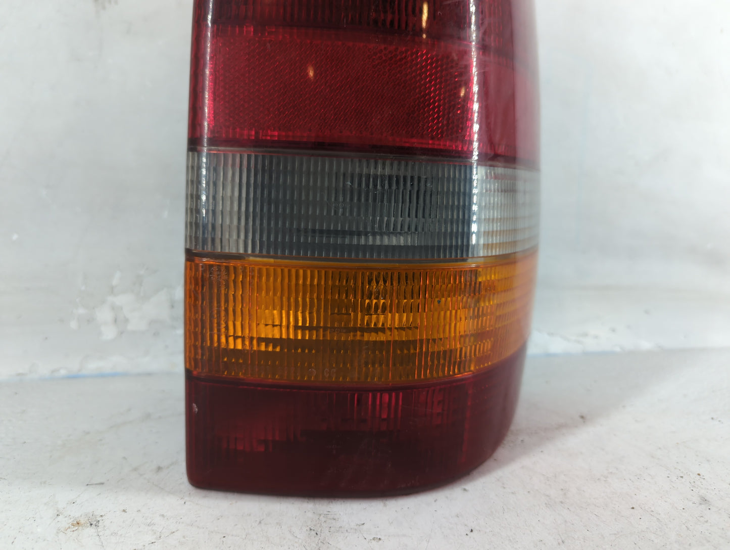 1993-1998 Jeep Grand Cherokee Tail Light Assembly Passenger Right OEM P/N:55054512 Fits Fits 1993 1994 1995 1996 1997 1998 O