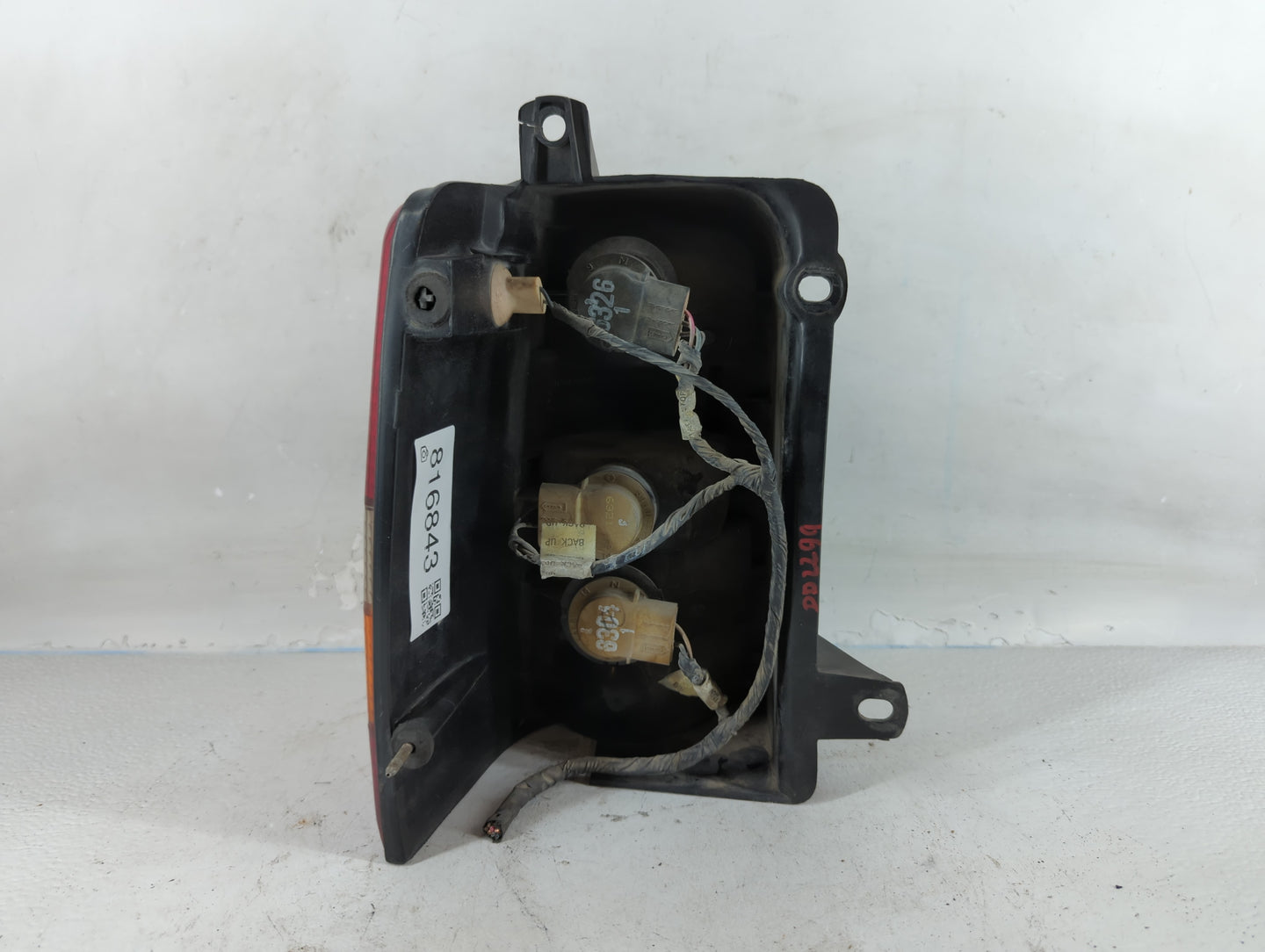 1993-1998 Jeep Grand Cherokee Tail Light Assembly Passenger Right OEM P/N:55054512 Fits Fits 1993 1994 1995 1996 1997 1998 O