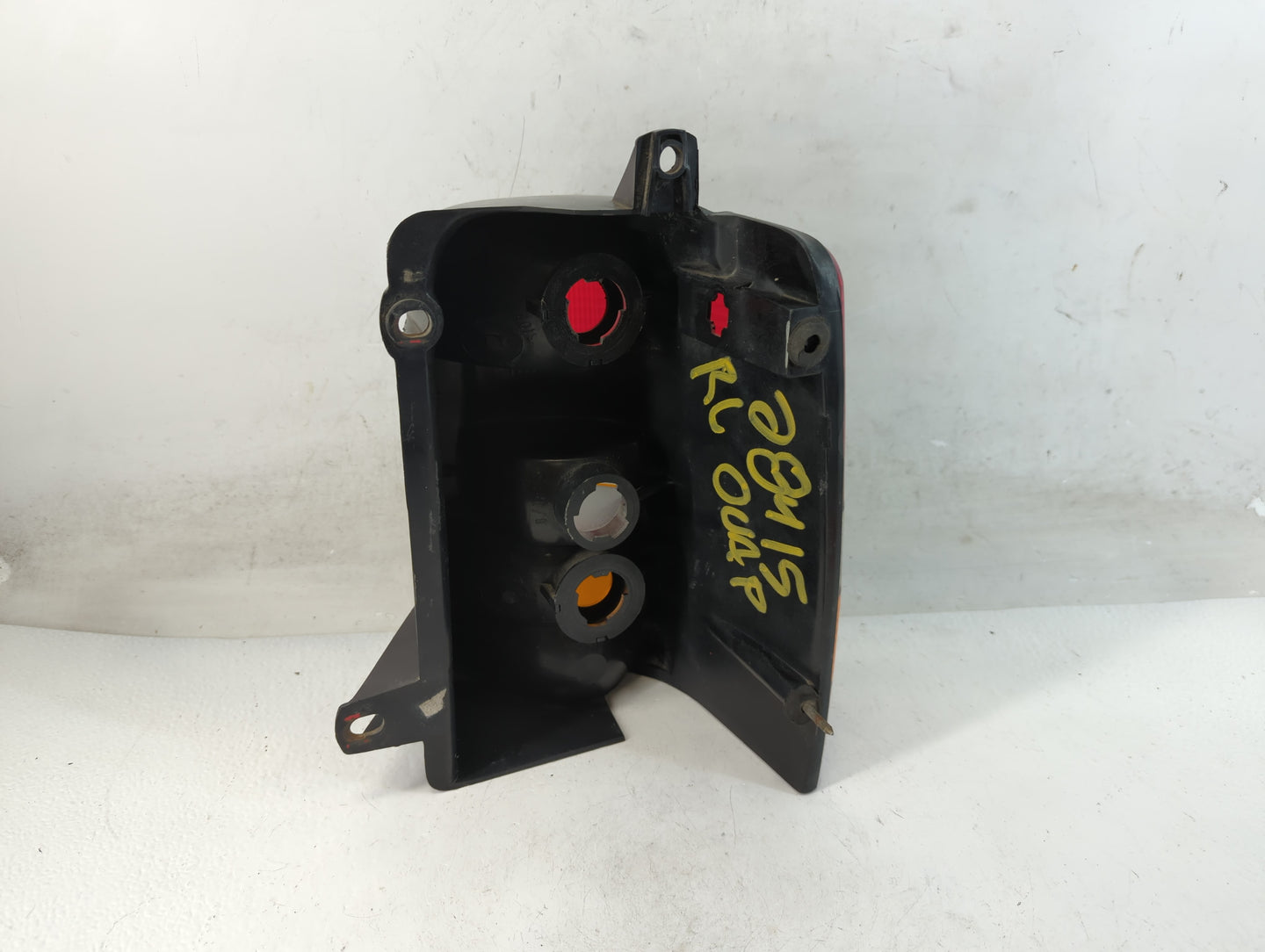 1993-1998 Jeep Grand Cherokee Rear Center Lid Brake Light Tail Light P/N:REV T 3709-05B Fits Fits 1993 1994 1995 1996 1997 1