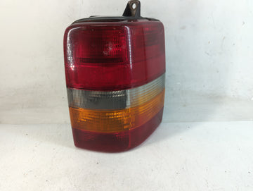 1997 Jeep Grand Cherokee Gndche Rear Center Lid Brake Light Tail Light P/N:REV T 3709-05B Fits OEM Used Auto Parts - Oemused