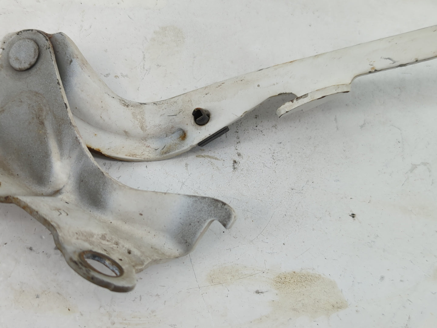 1997-1998 Lexus Es300 Passenger Hood Hinge - Oemusedautoparts1.com