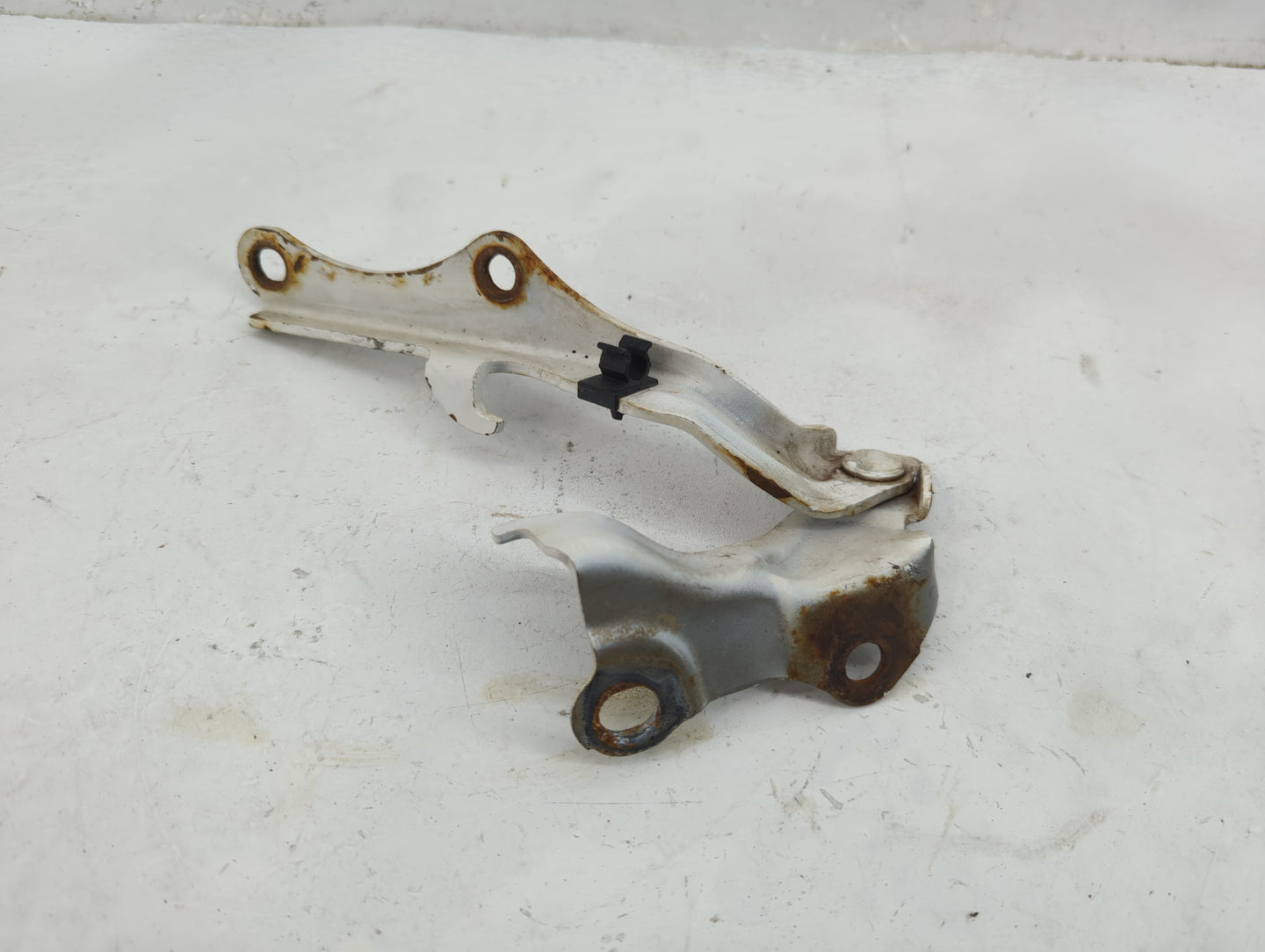 1997-1998 Lexus Es300 Passenger Hood Hinge - Oemusedautoparts1.com