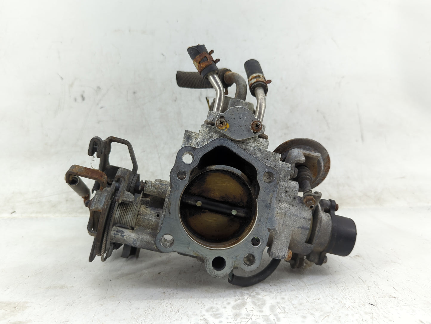 1997-1998 Lexus Es300 Throttle Body Fits Fits 1997 1998 1999 2000 2001 2002 2003 OEM Used Auto Parts - Oemusedautoparts1.com