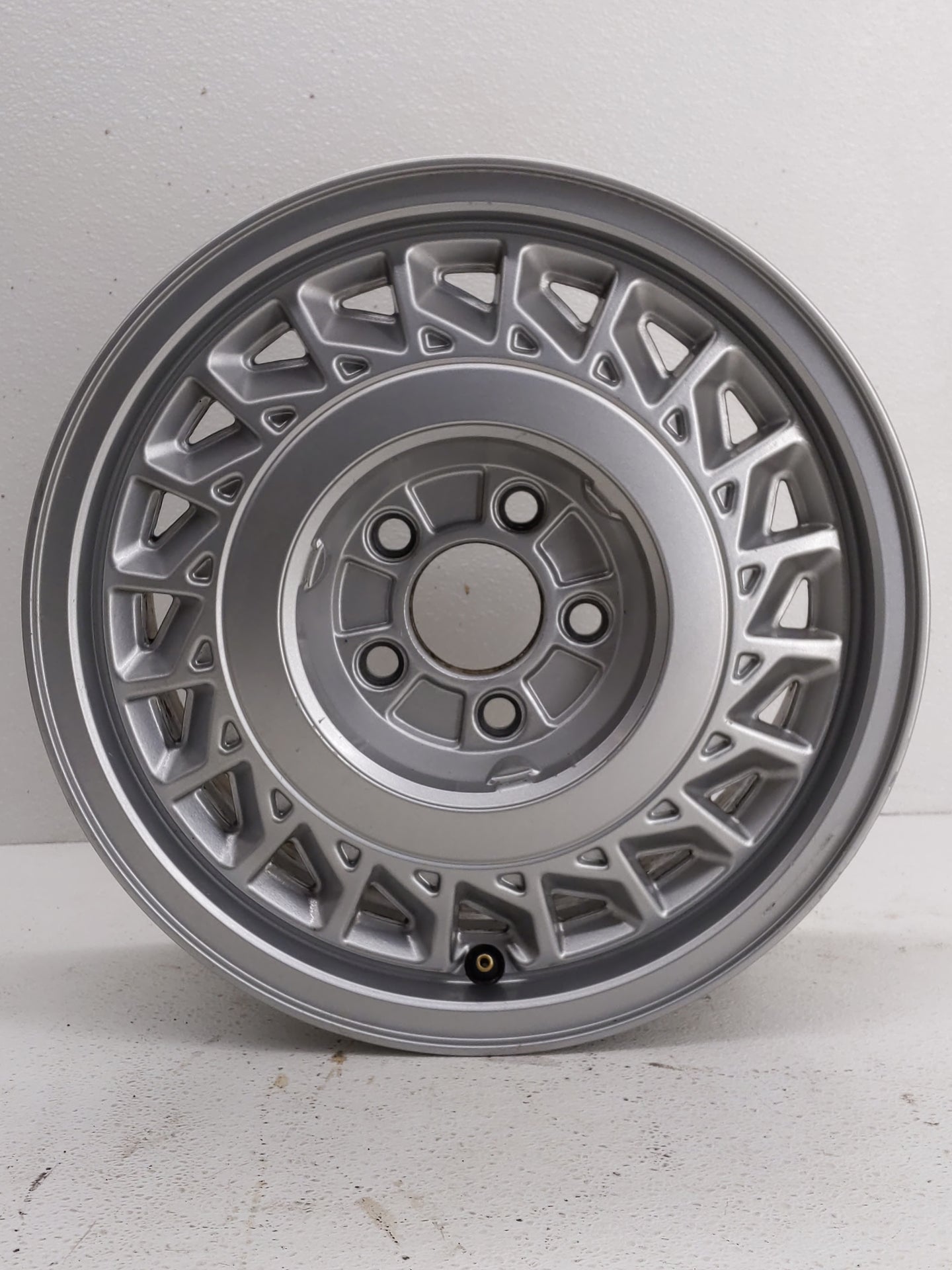 1997 Lincoln Continental Oem Wheel Rim 837245 - Oemusedautoparts1.com