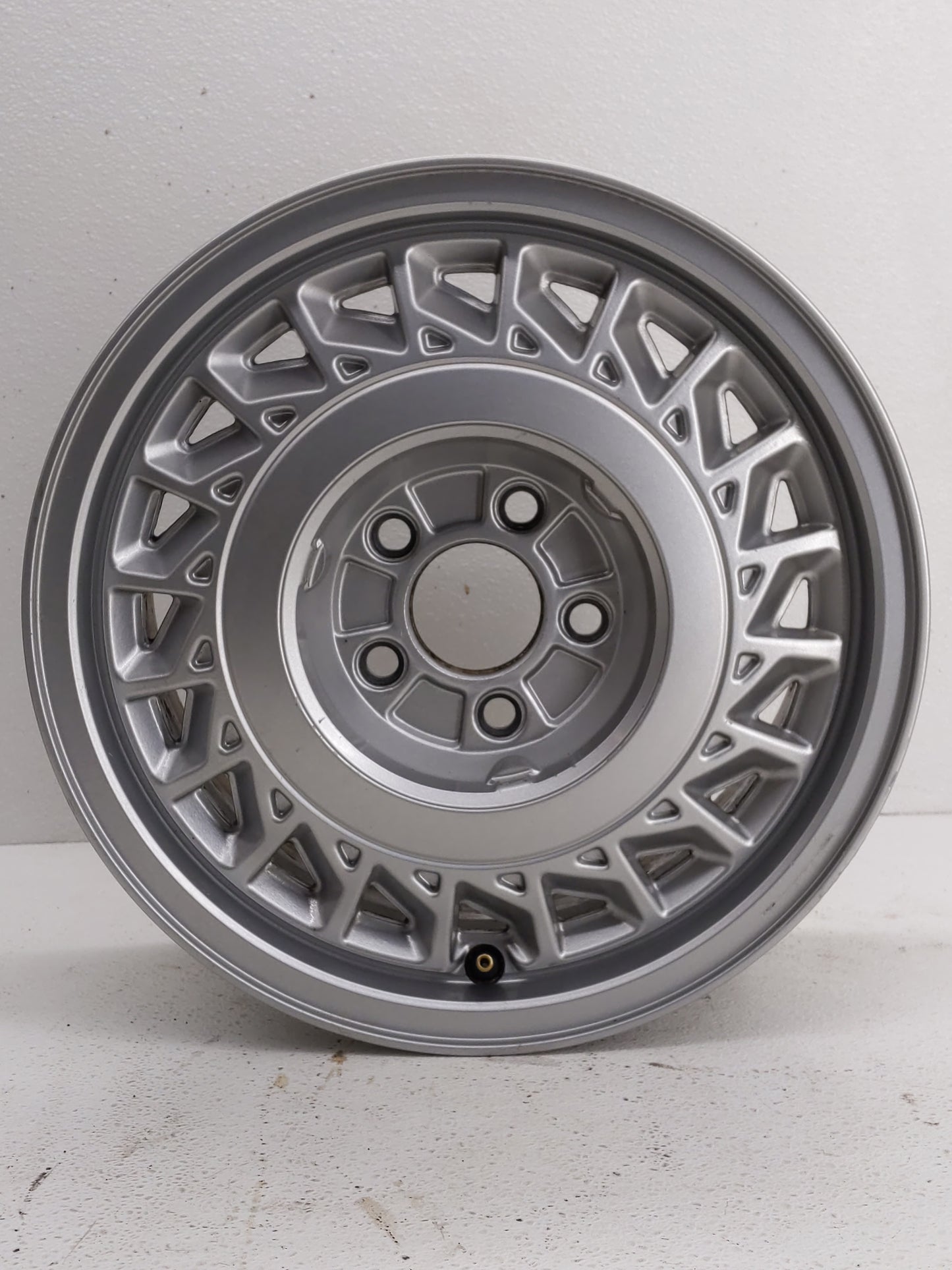 1997 Lincoln Continental Oem Wheel Rim 837245 - Oemusedautoparts1.com