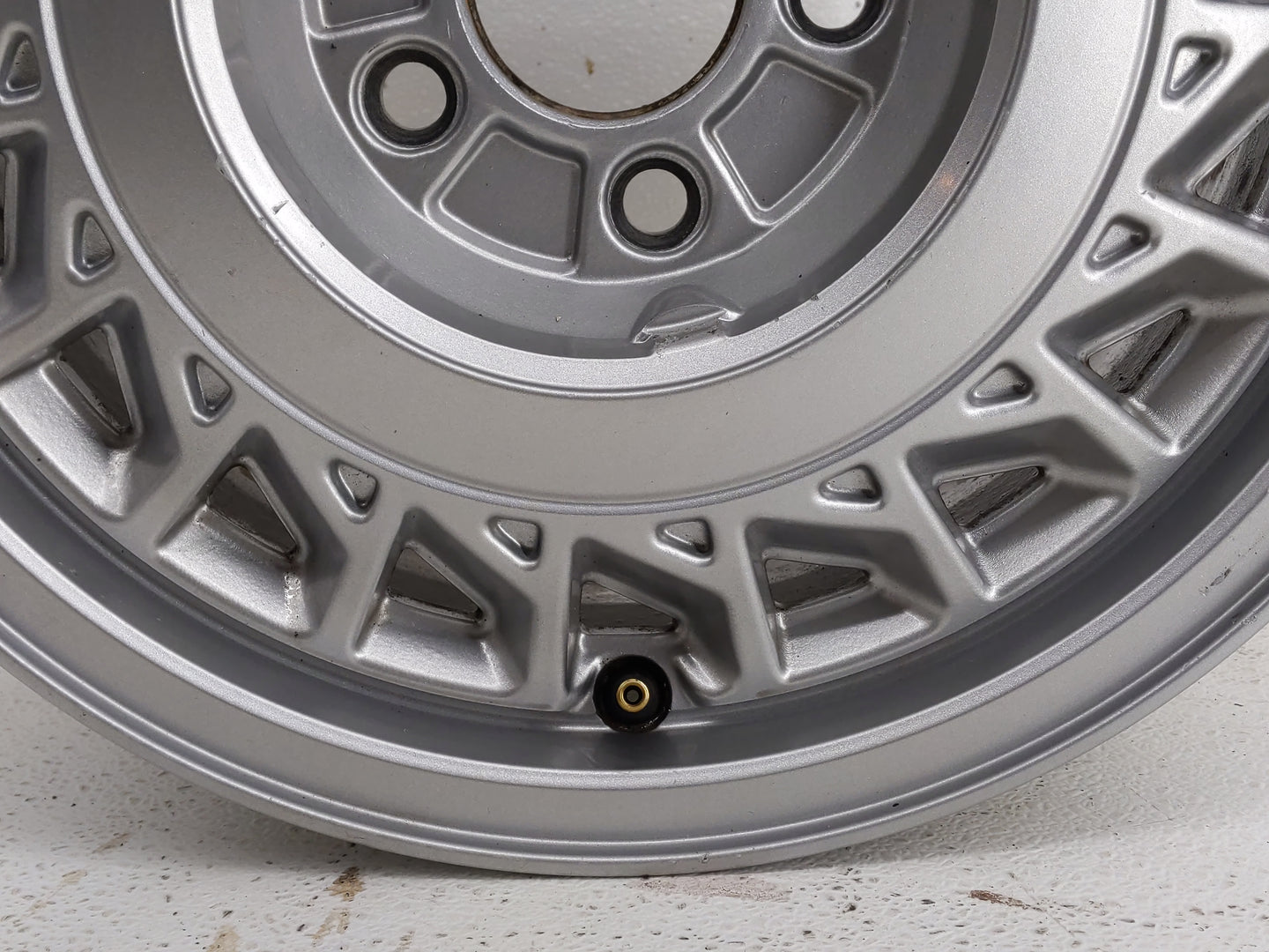 1997 Lincoln Continental Oem Wheel Rim 837245 - Oemusedautoparts1.com
