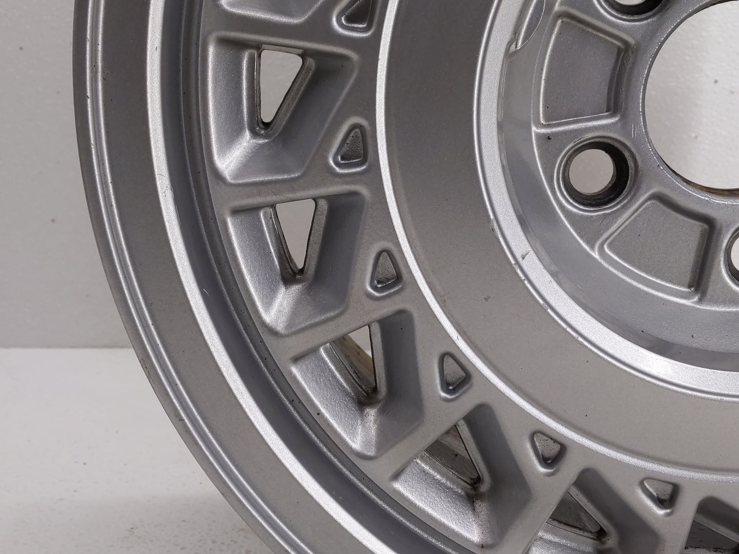 1997 Lincoln Continental Oem Wheel Rim 837245 - Oemusedautoparts1.com