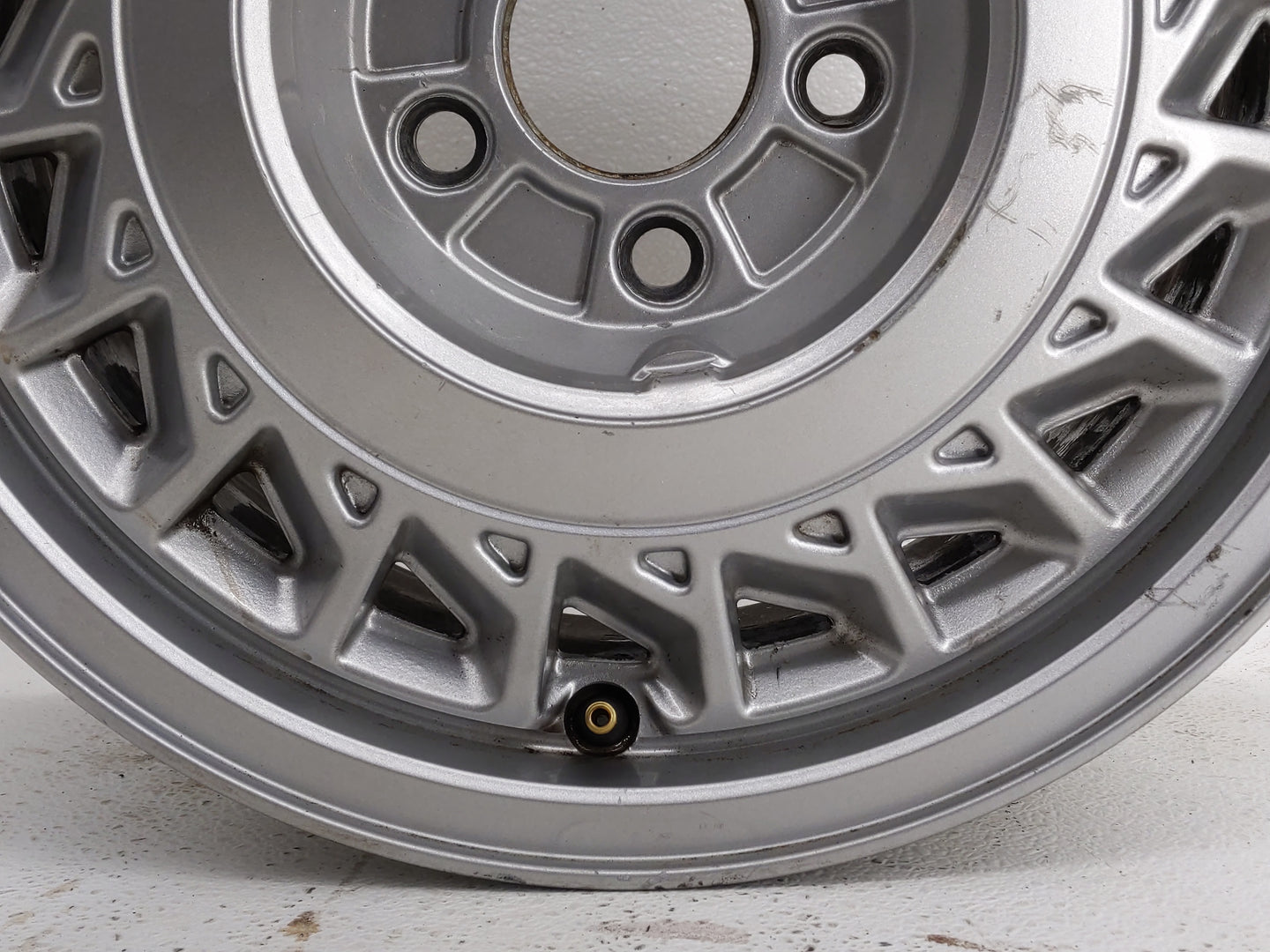 1997 Lincoln Continental Oem Wheel Rim 837246 - Oemusedautoparts1.com