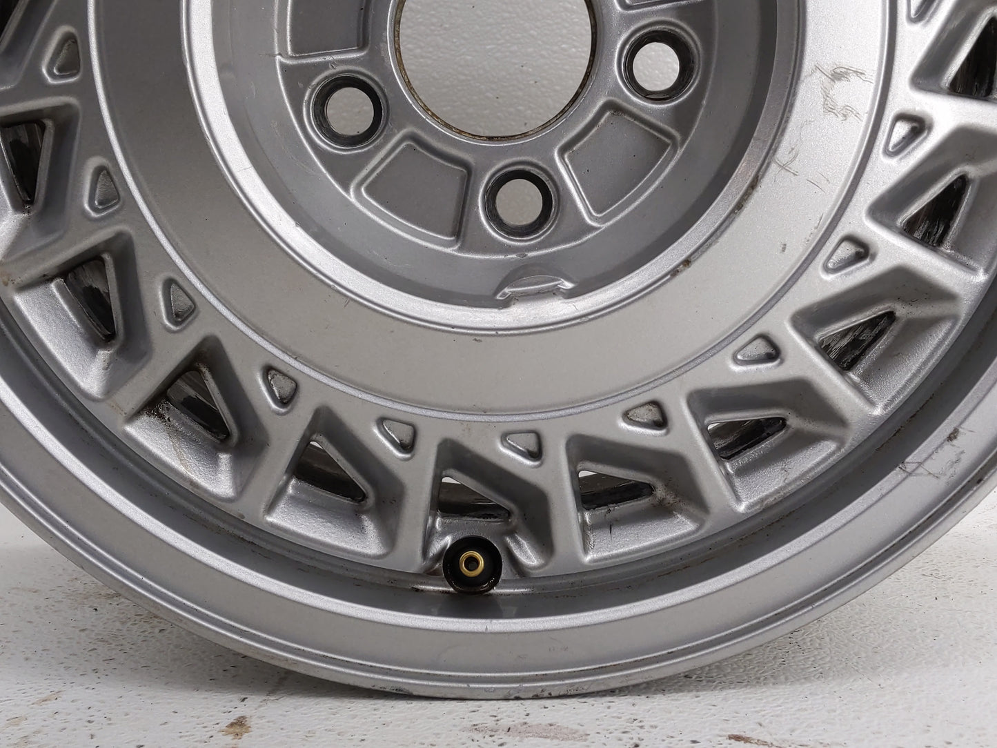 1997 Lincoln Continental Oem Wheel Rim 837246 - Oemusedautoparts1.com