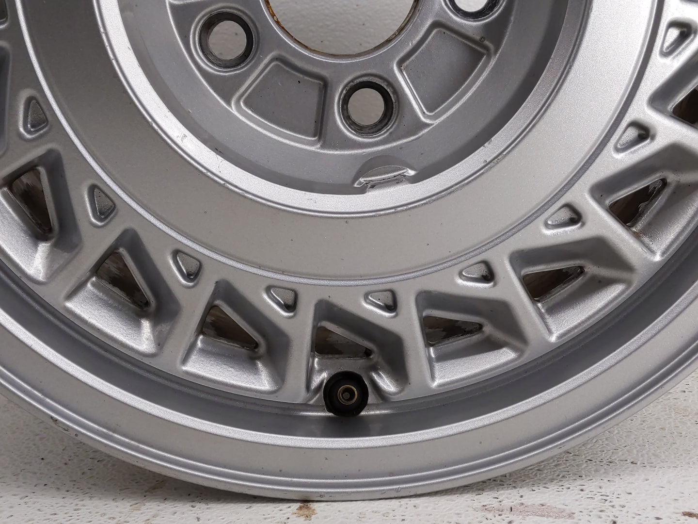 1997 Lincoln Continental Oem Wheel Rim 837248 - Oemusedautoparts1.com