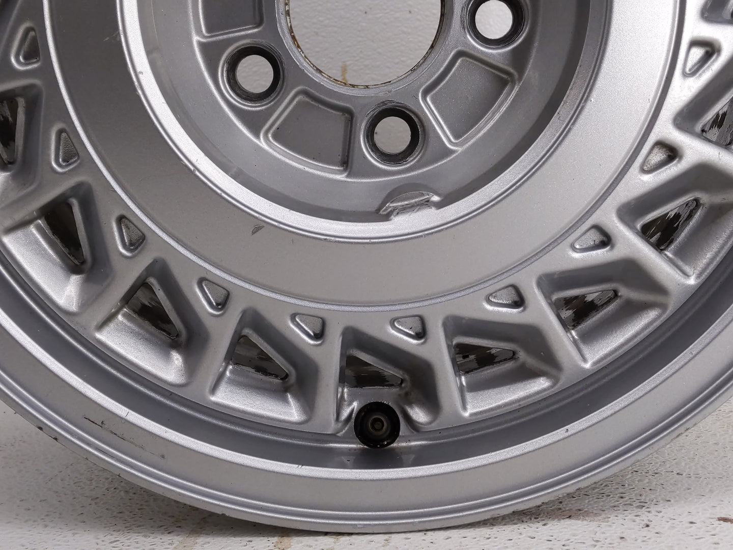 1997 Lincoln Continental Oem Wheel Rim 837666 - Oemusedautoparts1.com