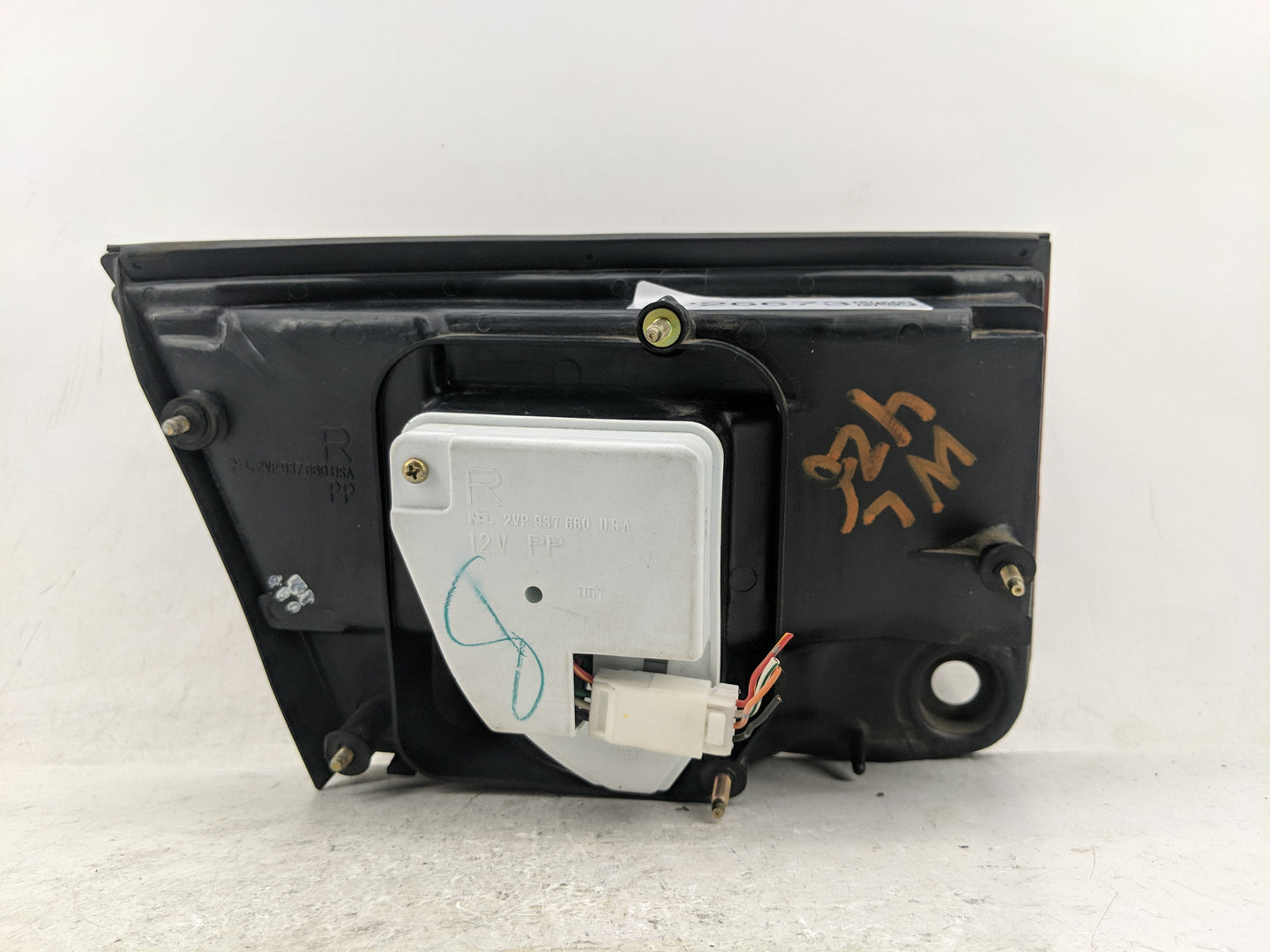 1993-1997 Mazda 626 Tail Light Assembly Passenger Right OEM P/N:2VP 937 660 Fits Fits 1993 1994 1995 1996 1997 OEM Used Auto