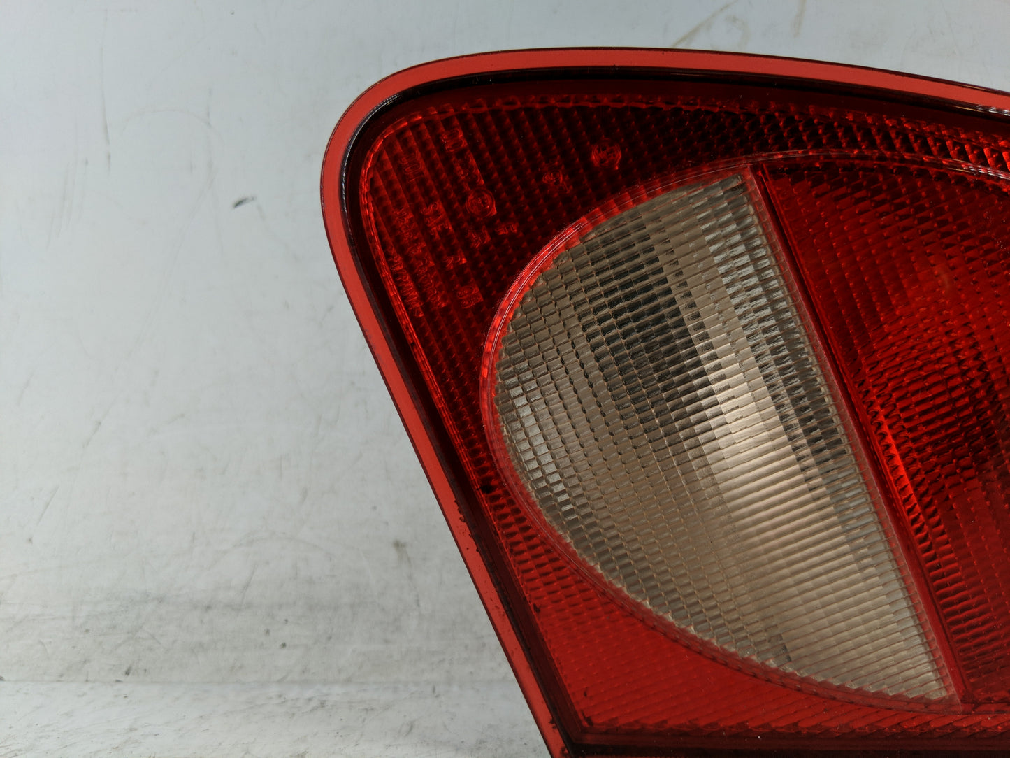 1996-1999 Mercedes-Benz E320 Tail Light Assembly Passenger Right OEM P/N:197580R Fits Fits 1996 1997 1998 1999 OEM Used Auto