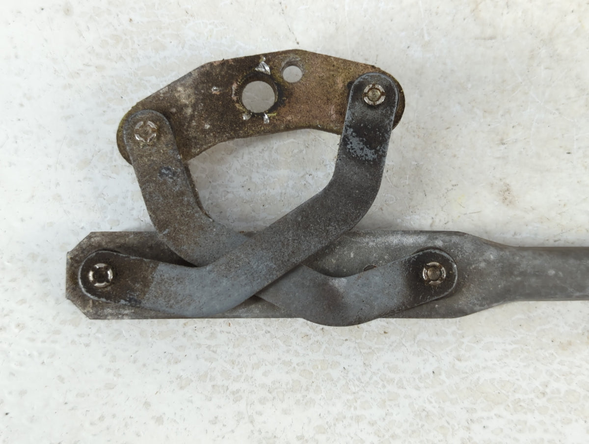 1996 Mercedes-benz E320 Front Windshield Wiper Transmission Linkage Oem - Oemusedautoparts1.com