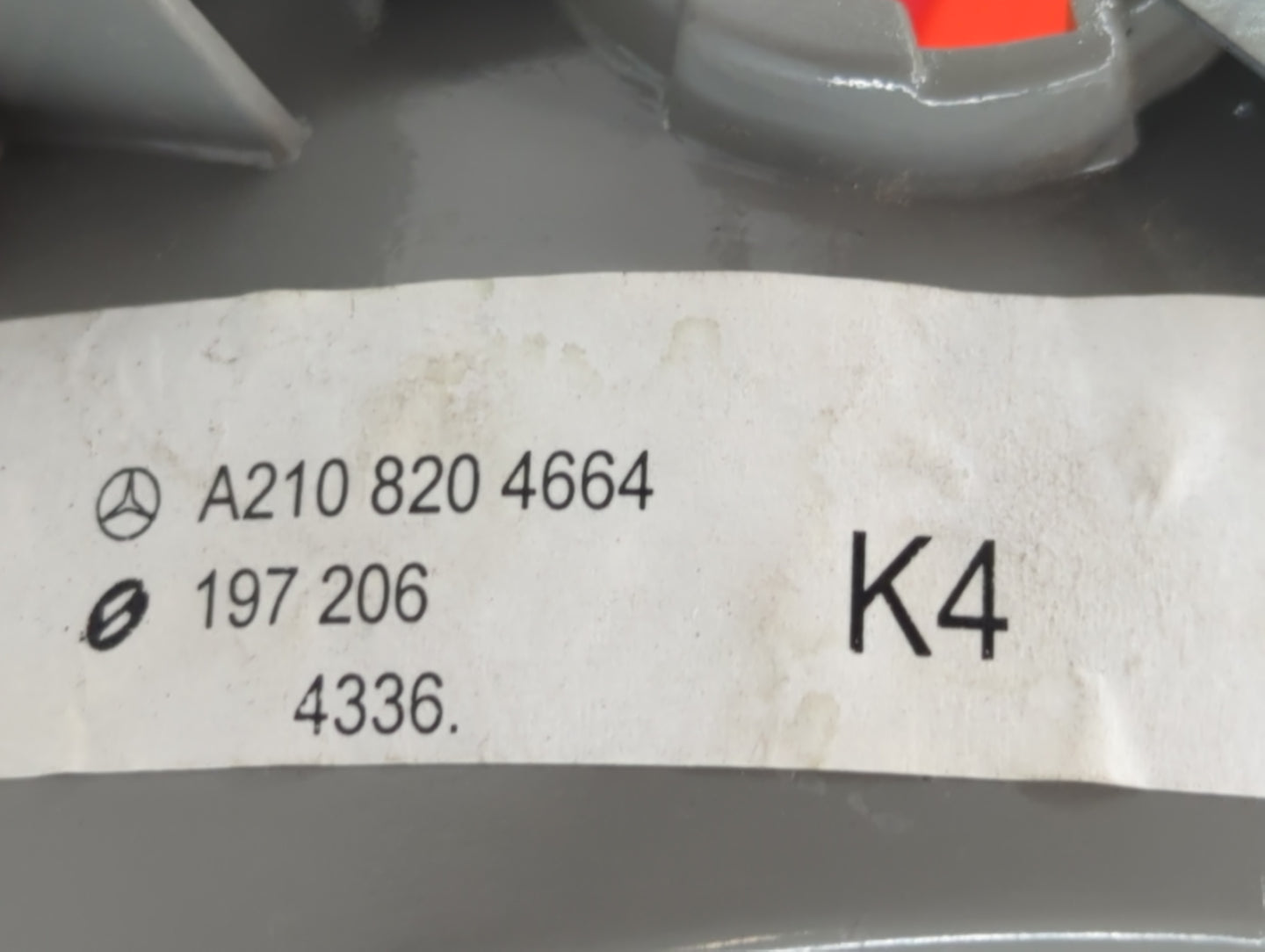 1997 Mercedes-Benz E420 Tail Light Assembly Passenger Right OEM P/N:A210 820 4664 Fits OEM Used Auto Parts - Oemusedautopart