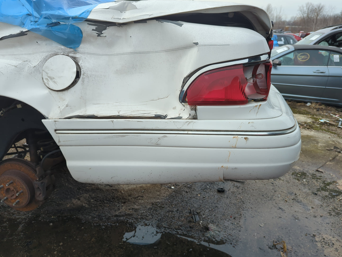1995-1997 Mercury Grand Marquis Rear Bumper Assembly Oem - Oemusedautoparts1.com
