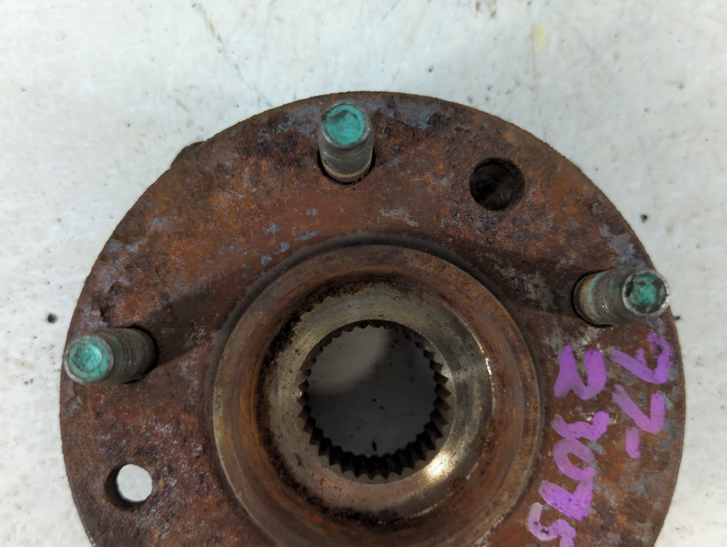 1997 Mercury Montego Driver Front Wheel Hub Oem - Oemusedautoparts1.com