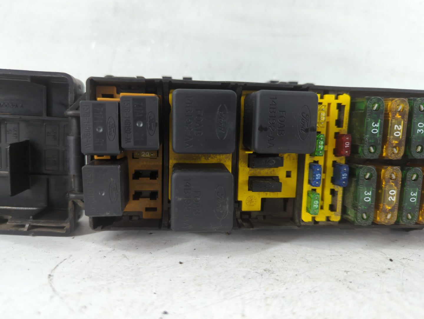 1997 Mercury Mountaineer Fusebox Fuse Box Panel Relay Module P/N:F67B-14A003-AA Fits OEM Used Auto Parts - Oemusedautoparts1