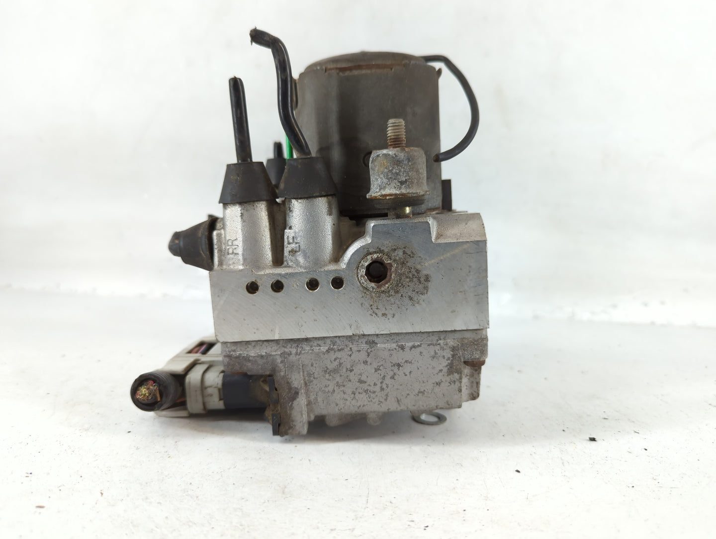 1996-1997 Mercury Sable ABS Pump Control Module Replacement P/N:130 764 15502 9 Fits Fits 1996 1997 OEM Used Auto Parts - Oe