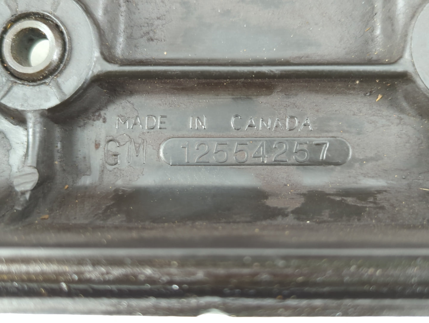 1997 Mitsubishi Eclipse Driver Left Cylinder Head Valve Cover P/N:12554257 Fits OEM Used Auto Parts - Oemusedautoparts1.com