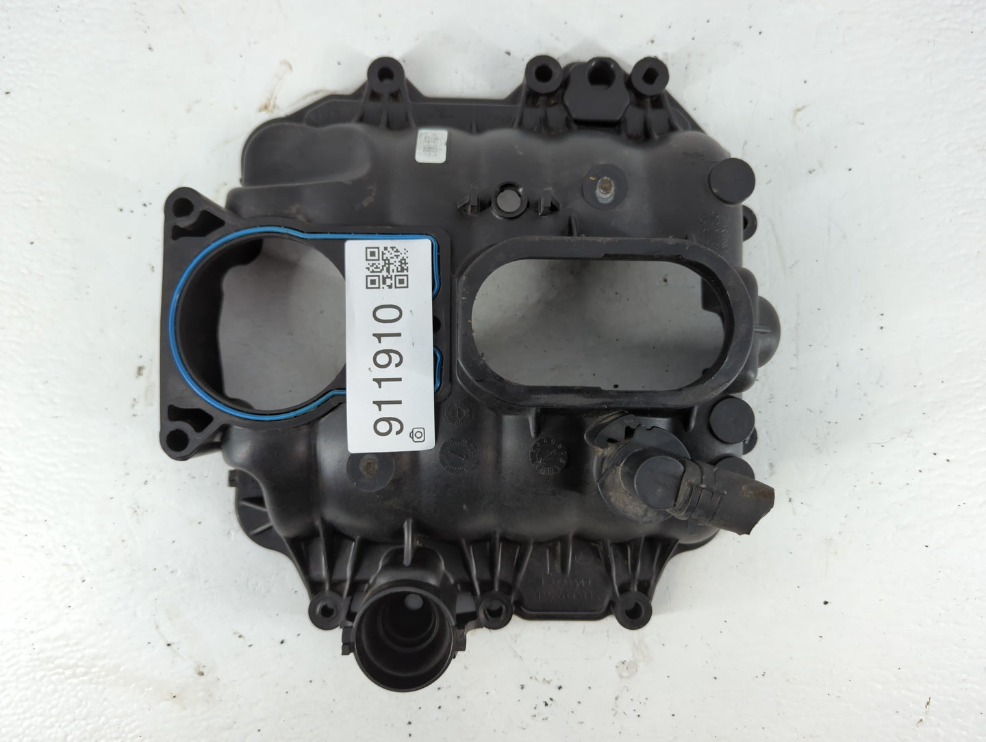 1997 Mitsubishi Eclipse Driver Left Cylinder Head Valve Cover P/N:17090544 Fits OEM Used Auto Parts - Oemusedautoparts1.com