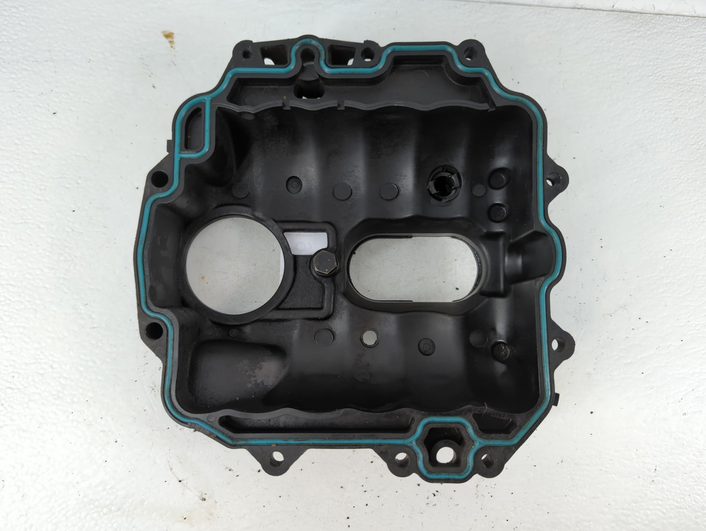 1997 Mitsubishi Eclipse Driver Left Cylinder Head Valve Cover P/N:17090544 Fits OEM Used Auto Parts - Oemusedautoparts1.com