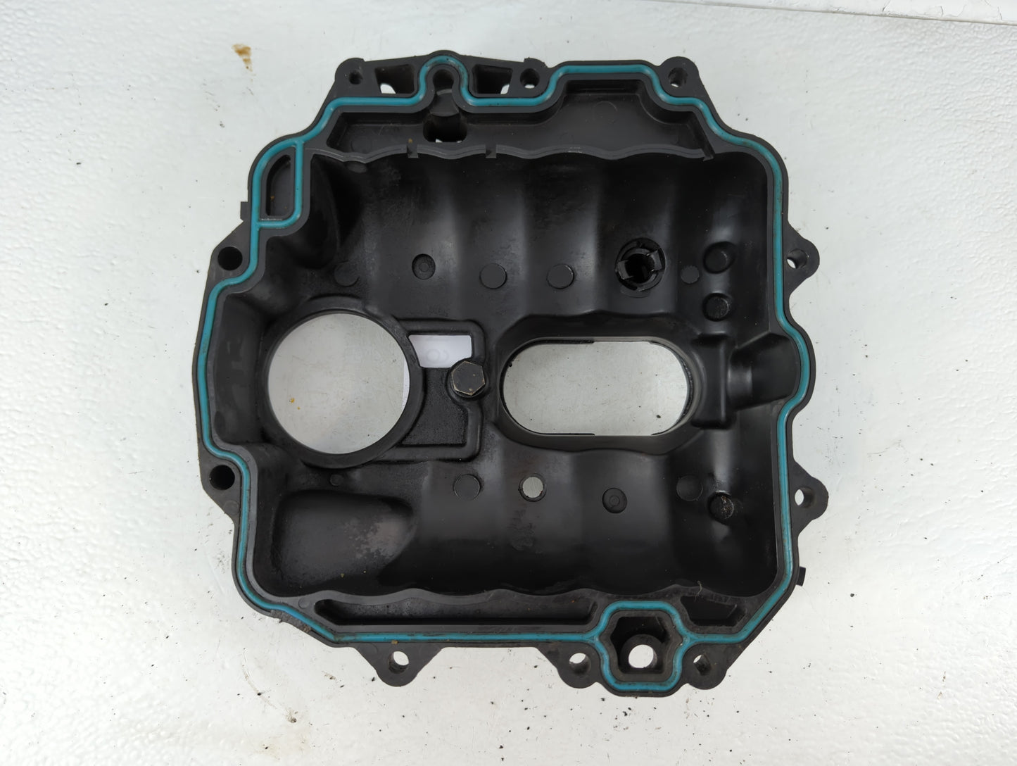 1997 Mitsubishi Eclipse Driver Left Cylinder Head Valve Cover P/N:17090544 Fits OEM Used Auto Parts - Oemusedautoparts1.com