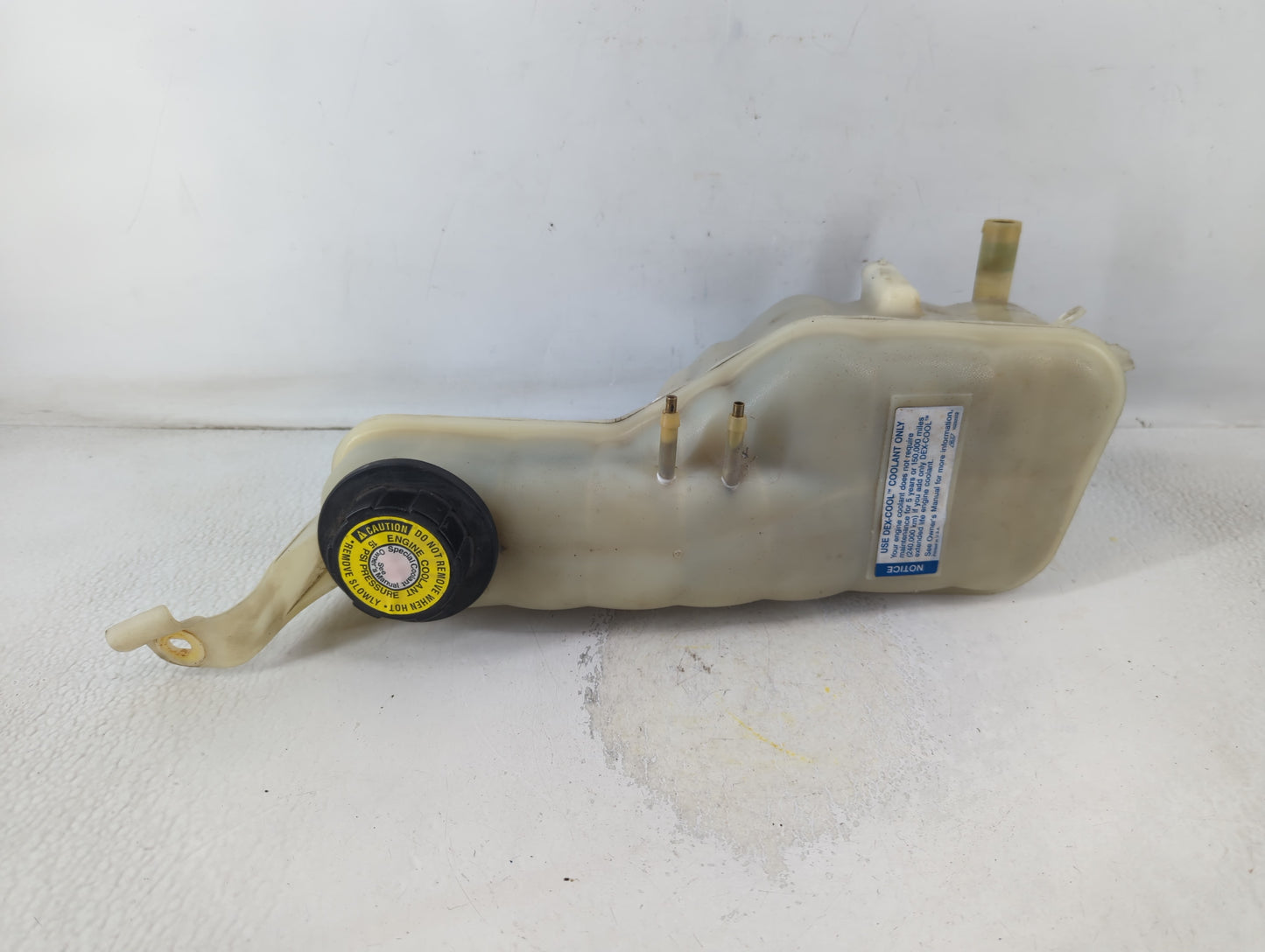 1997 Oldsmobile Achieva Radiator Coolant Overflow Expansion Tank Bottle - Oemusedautoparts1.com