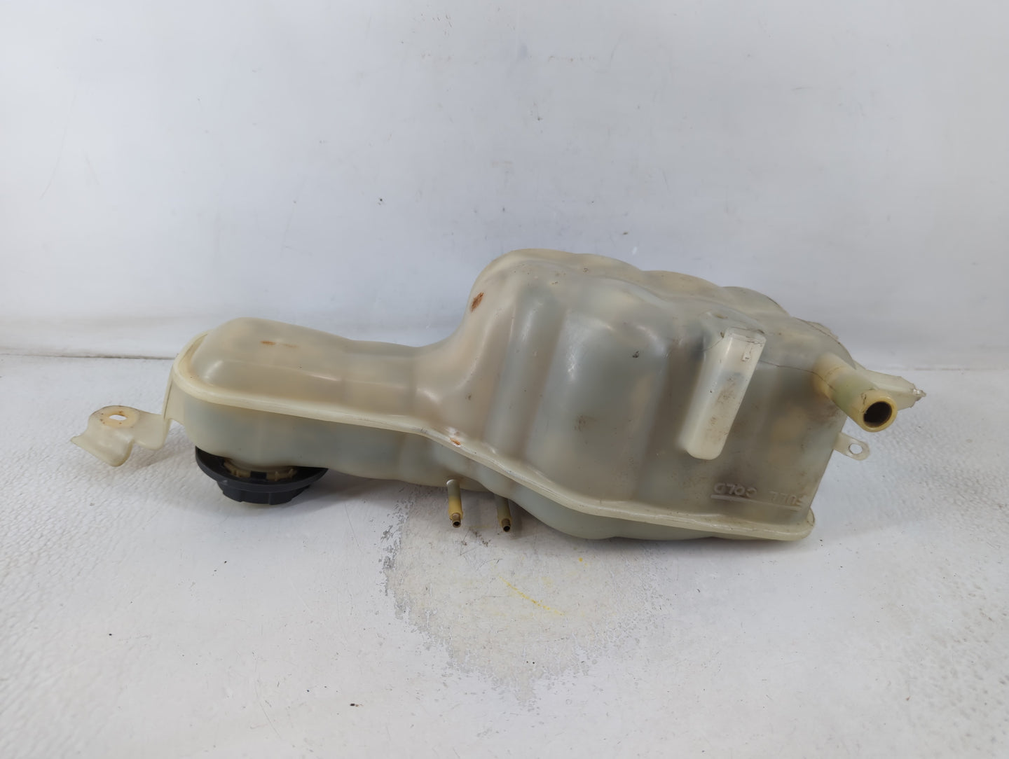 1997 Oldsmobile Achieva Radiator Coolant Overflow Expansion Tank Bottle - Oemusedautoparts1.com