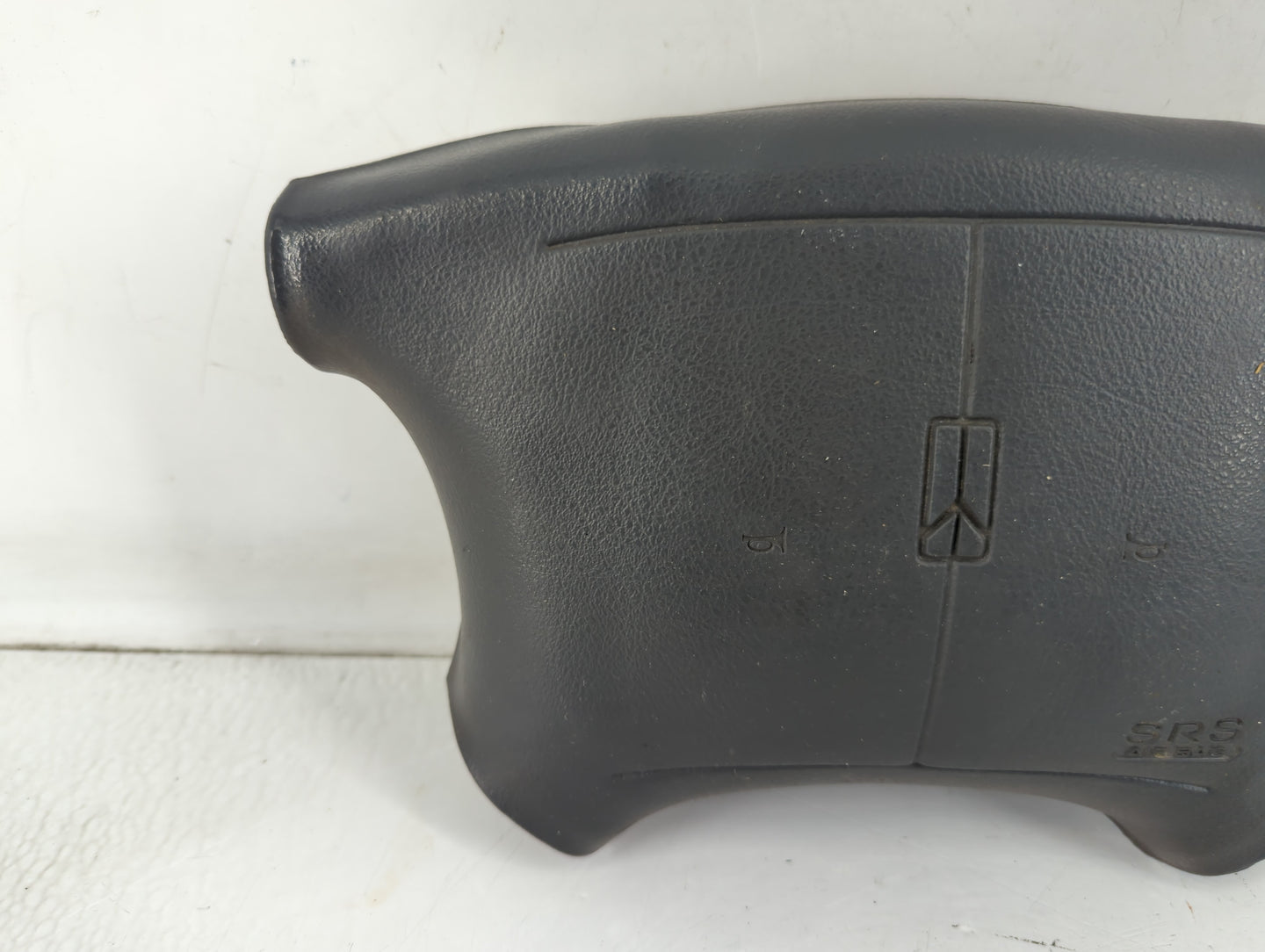 1996-1997 Oldsmobile Achieva Air Bag Driver Left Steering Wheel Mounted P/N:A709 Fits Fits 1996 1997 OEM Used Auto Parts - O