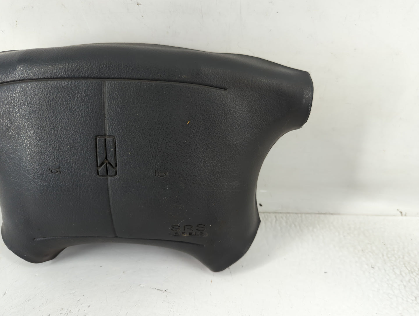 1996-1997 Oldsmobile Achieva Air Bag Driver Left Steering Wheel Mounted P/N:A709 Fits Fits 1996 1997 OEM Used Auto Parts - O