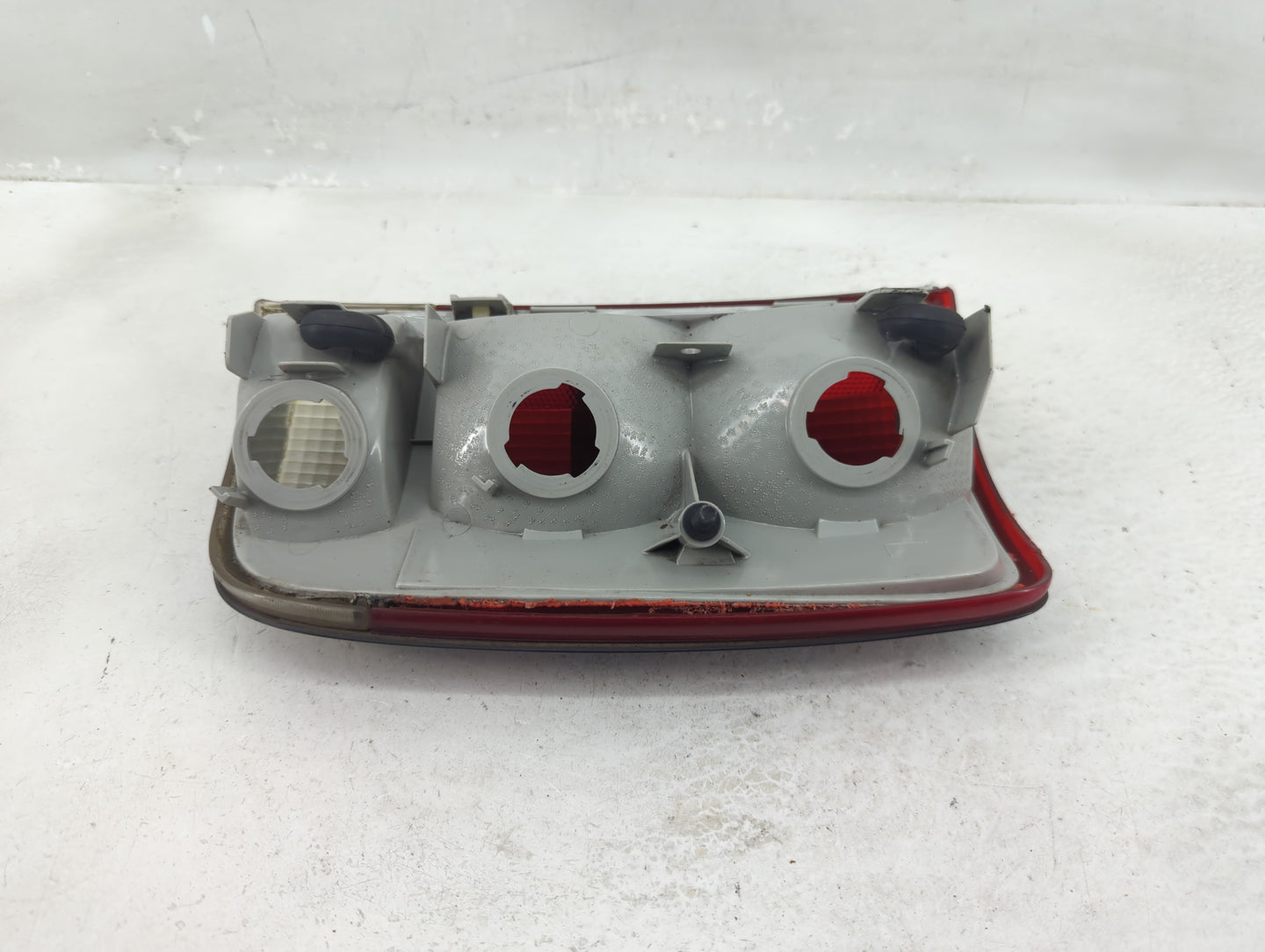 1997 Oldsmobile Bravada Tail Light Assembly Driver Left OEM P/N:16518499 Fits OEM Used Auto Parts - Oemusedautoparts1.com