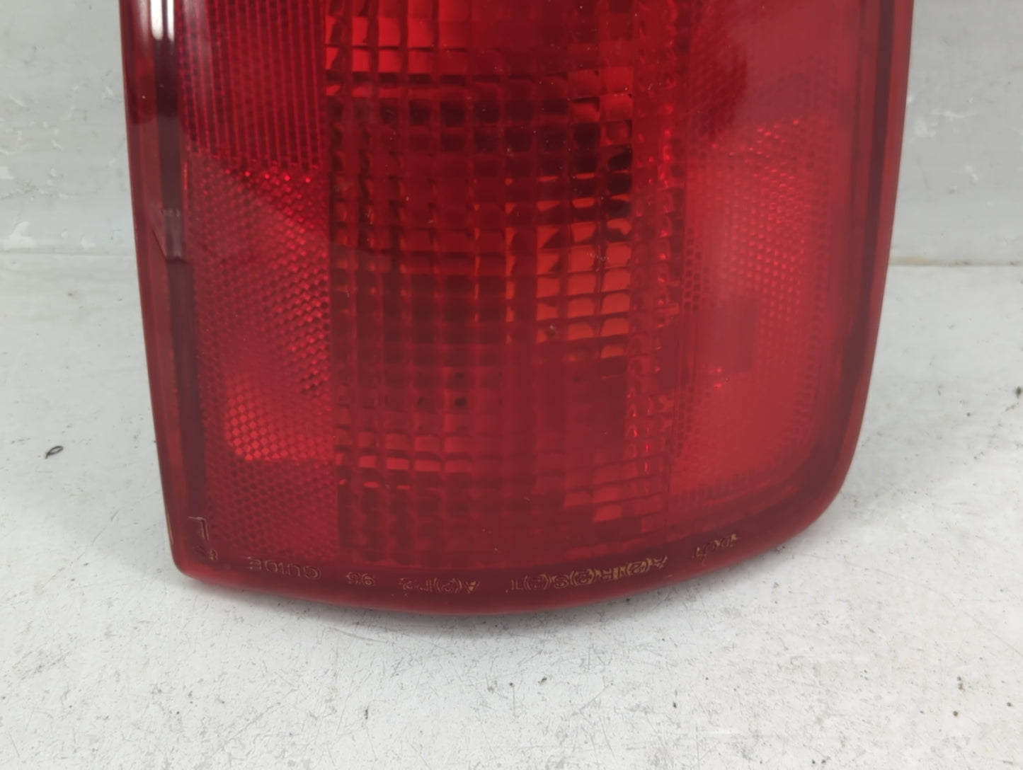 1997 Oldsmobile Bravada Tail Light Assembly Driver Left OEM P/N:16518499 Fits OEM Used Auto Parts - Oemusedautoparts1.com