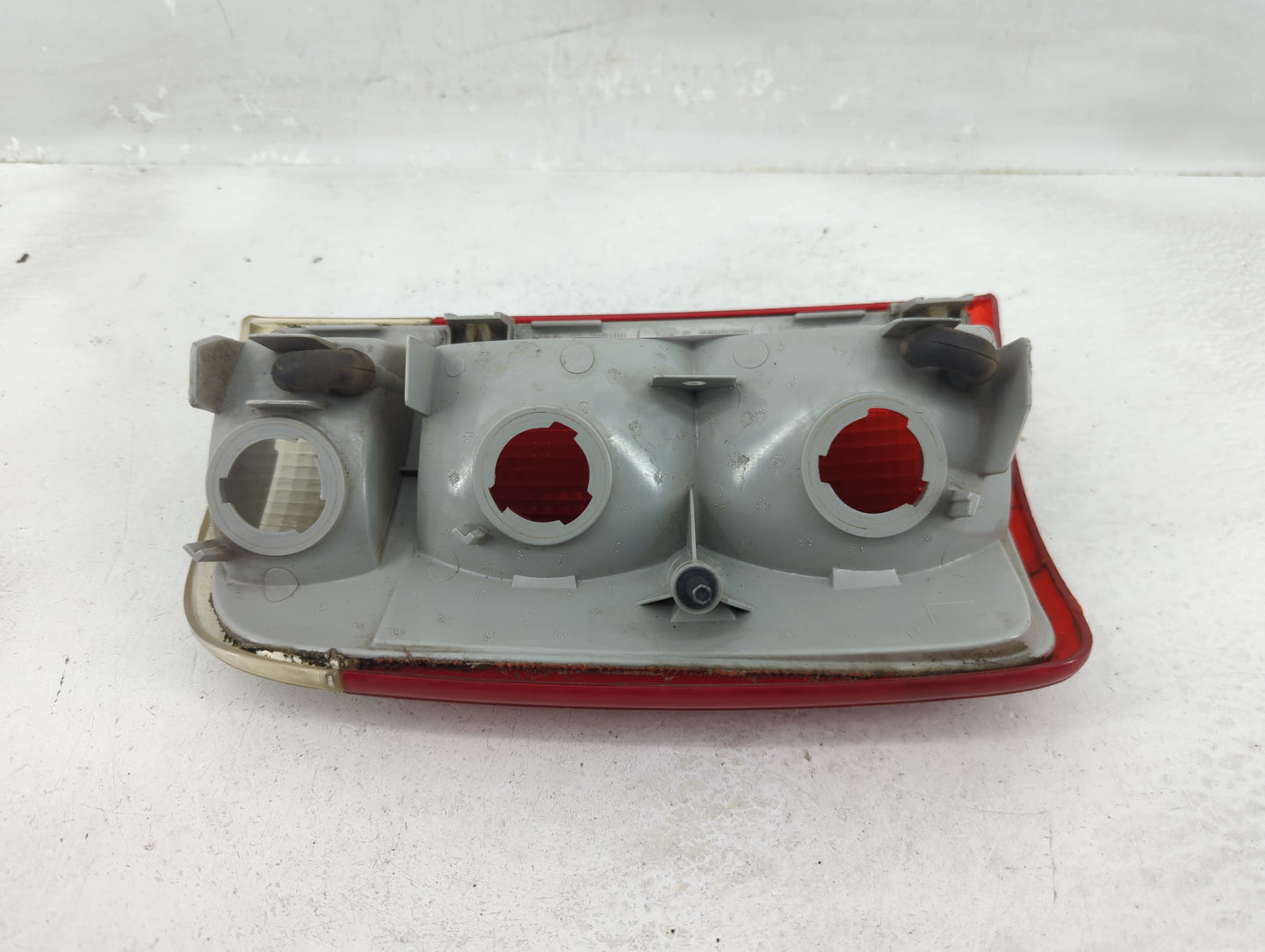 1997 Oldsmobile Bravada Tail Light Assembly Driver Left OEM P/N:16518499 Fits OEM Used Auto Parts - Oemusedautoparts1.com