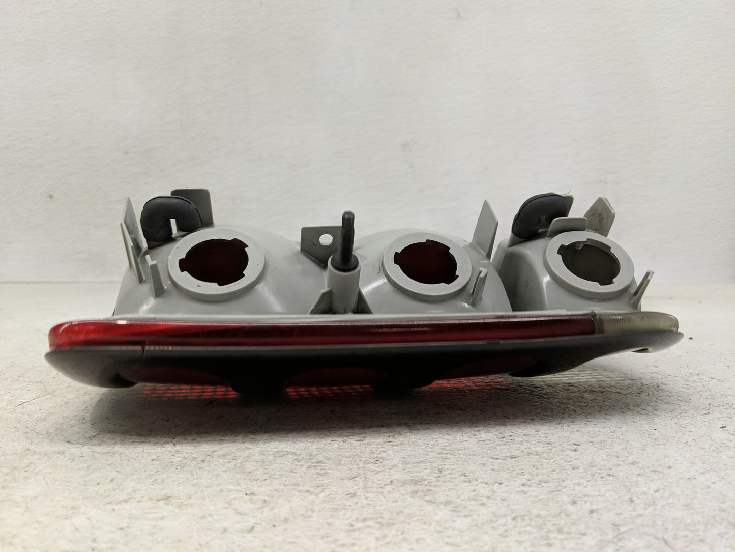 1997 Oldsmobile Bravada Tail Light Assembly Passenger Right OEM P/N:16518499 Fits OEM Used Auto Parts - Oemusedautoparts1.co