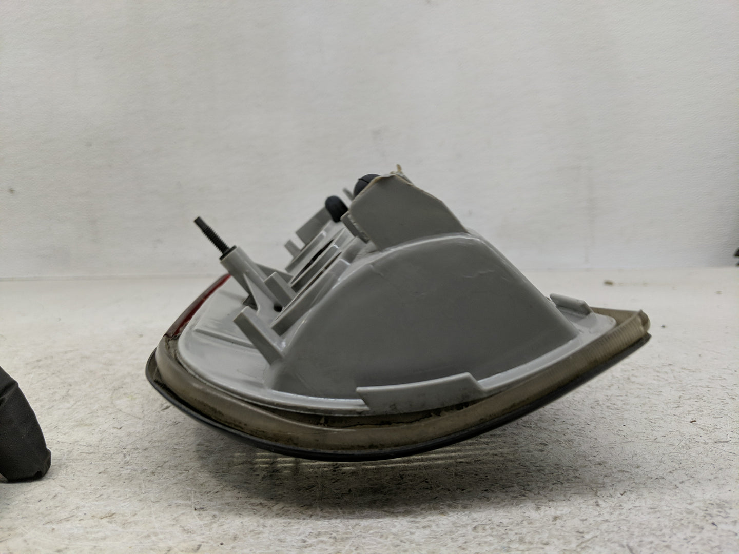 1997 Oldsmobile Bravada Tail Light Assembly Passenger Right OEM P/N:16518499 Fits OEM Used Auto Parts - Oemusedautoparts1.co