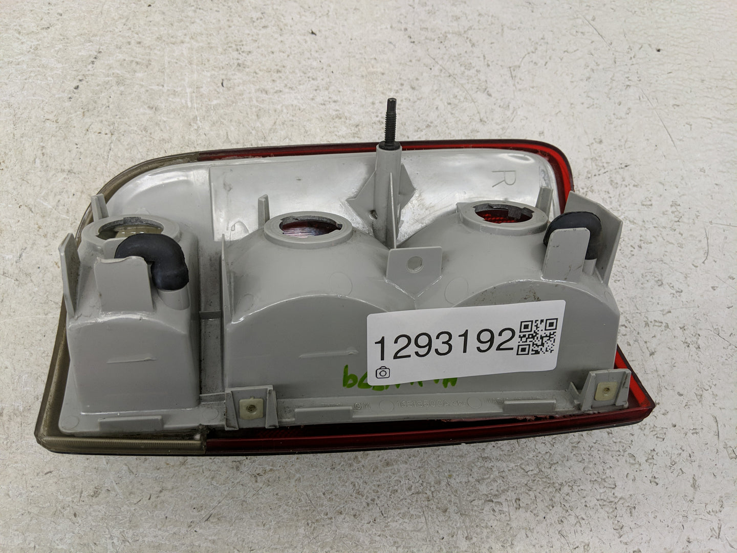 1997 Oldsmobile Bravada Tail Light Assembly Passenger Right OEM P/N:16518499 Fits OEM Used Auto Parts - Oemusedautoparts1.co
