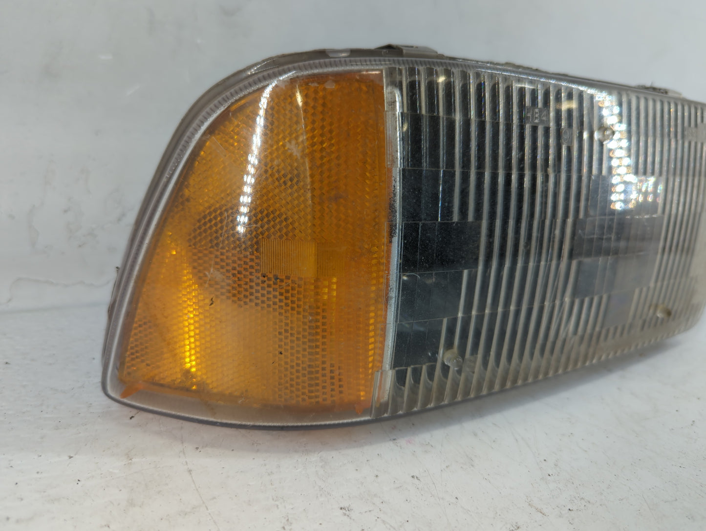 1996 Oldsmobile Bravada Passenger Right Oem Head Light Headlight Lamp - Oemusedautoparts1.com