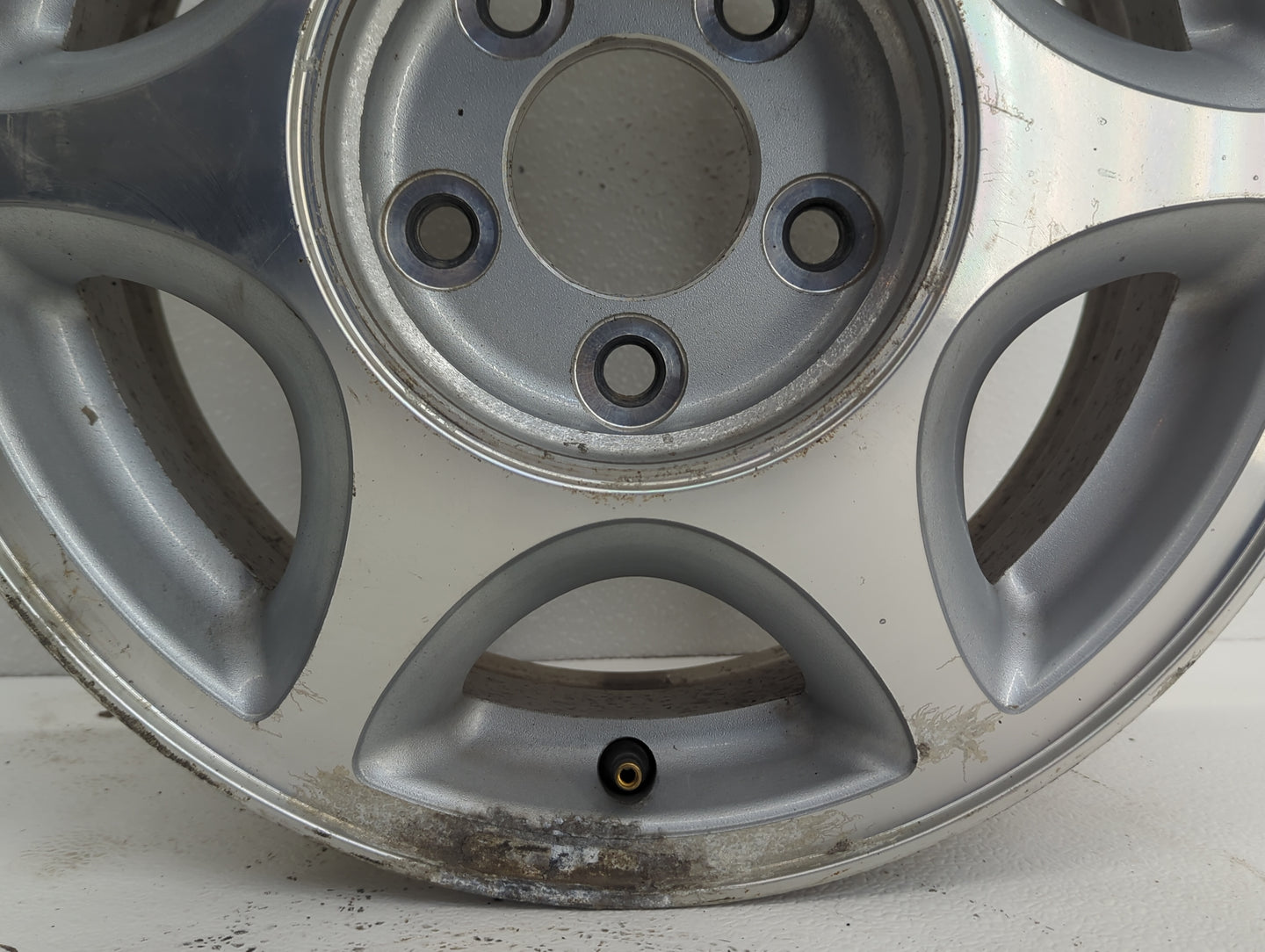 1997-1999 Oldsmobile Cutlass Oem Wheel Rim Silver - Oemusedautoparts1.com
