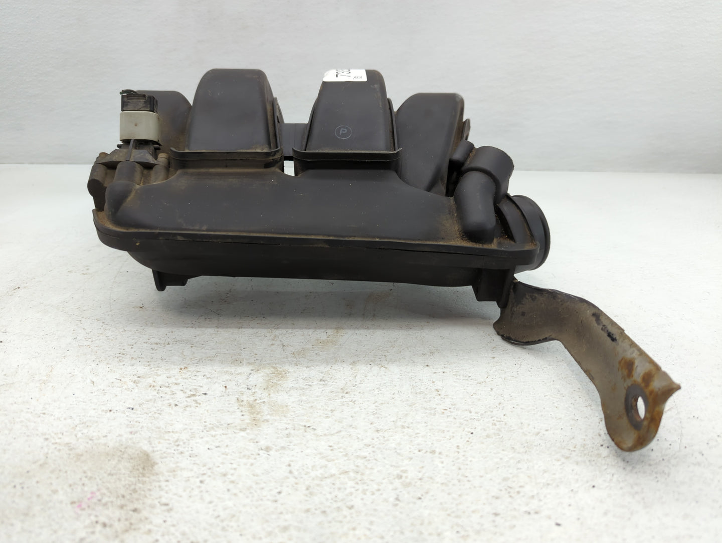 1996-1999 Pontiac Trans Sport Air Intake Manifold P/N:04777 377 Fits Fits 1996 1997 1998 1999 OEM Used Auto Parts - Oemuseda