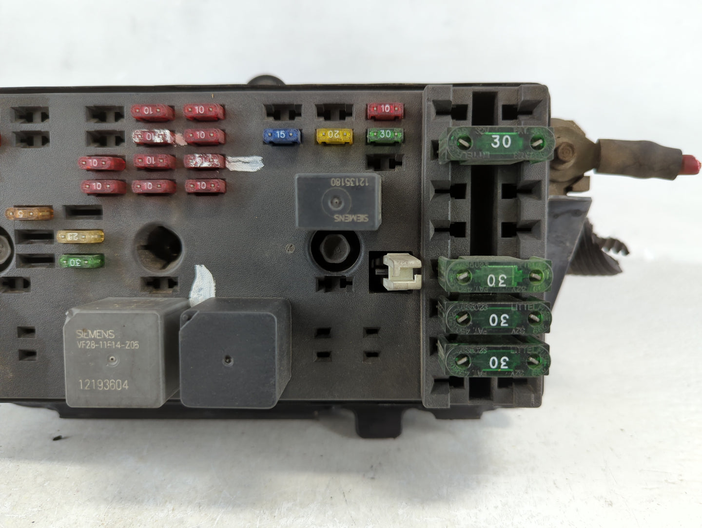 1997 Saturn Sl Fusebox Fuse Box Panel Relay Module P/N:12193604 Fits OEM Used Auto Parts - Oemusedautoparts1.com